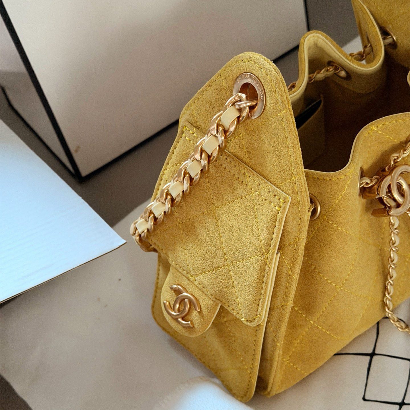 CHANEL 25 LIGHT YELLOW 22CM*15CM