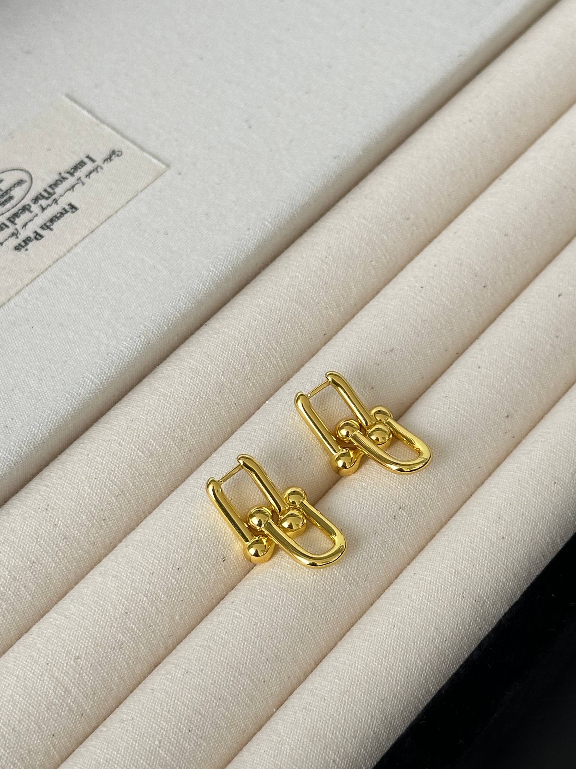 Tiffany HardWear Gold Link Stud Earrings