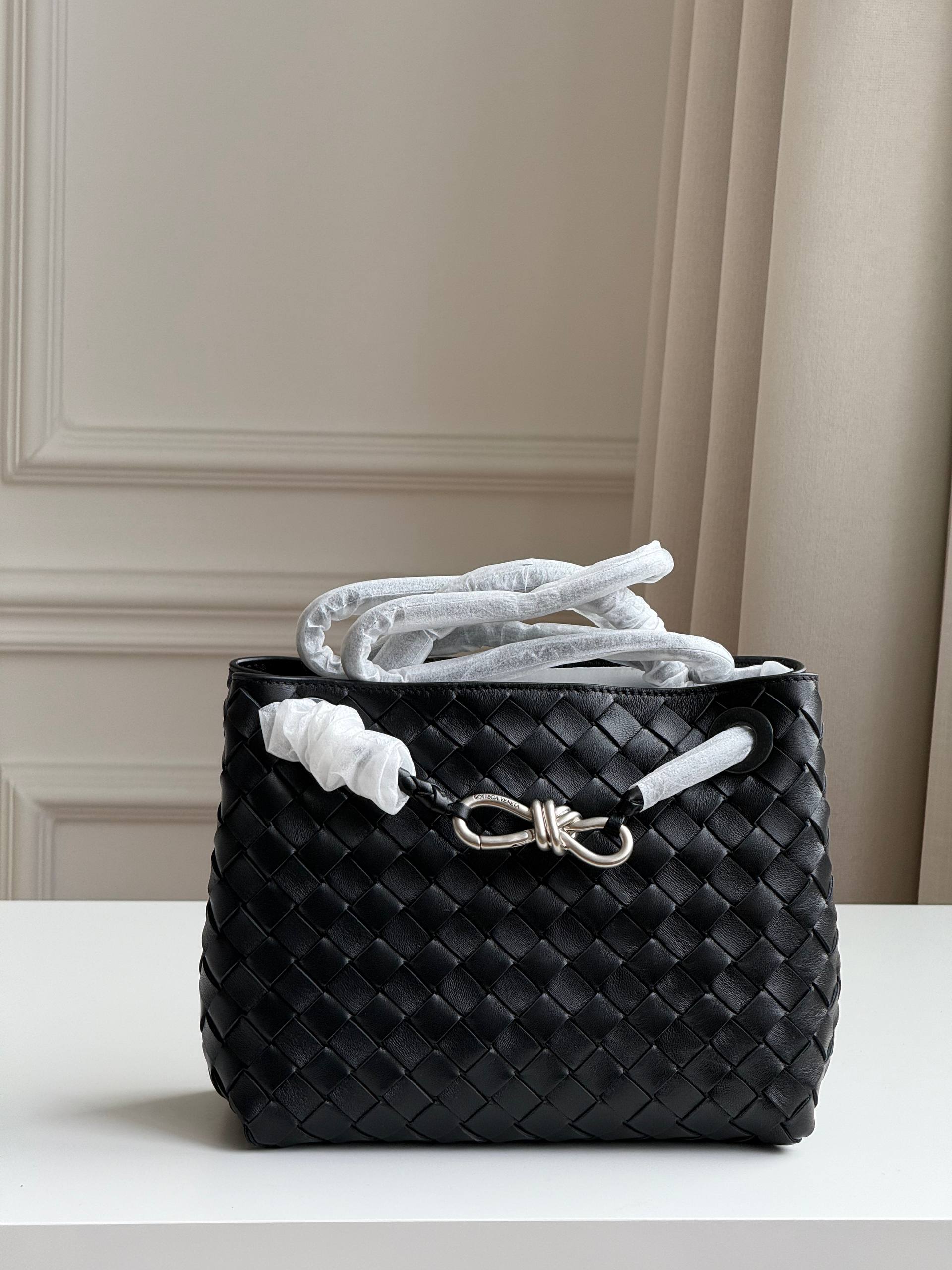 Bottega Veneta Intrecciato Woven Knot Detail Tote Shoulder Bag