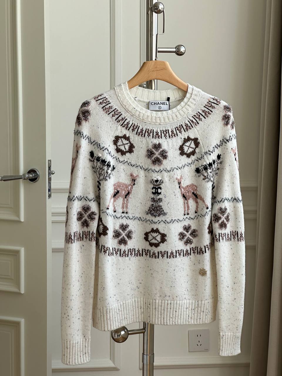 Chanel Off-White Speckled Fair Isle Deer Snowflake CC Jacquard Crew Neck Wool Sweater