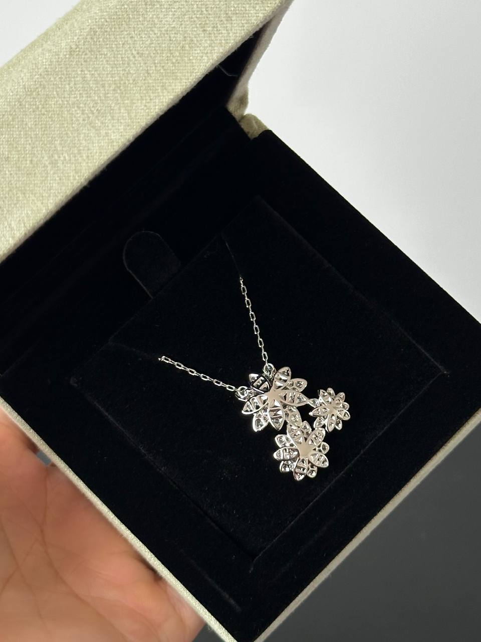 Van Cleef & Arpels Lotus Pendant, 3 Flowers