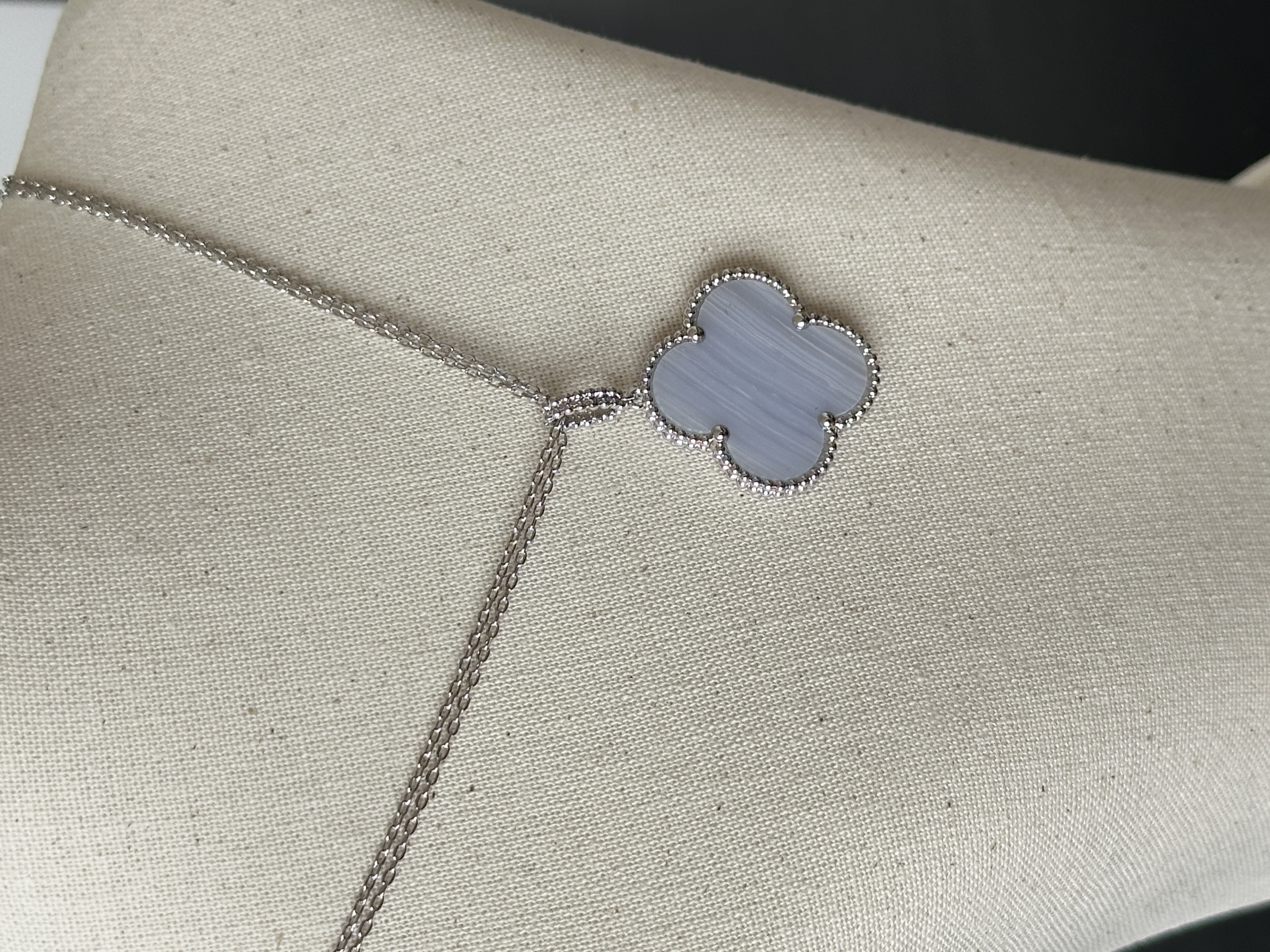 Van Cleef & Arpels Large Blue Lace Agate Four Leaf Clover White Gold Necklace