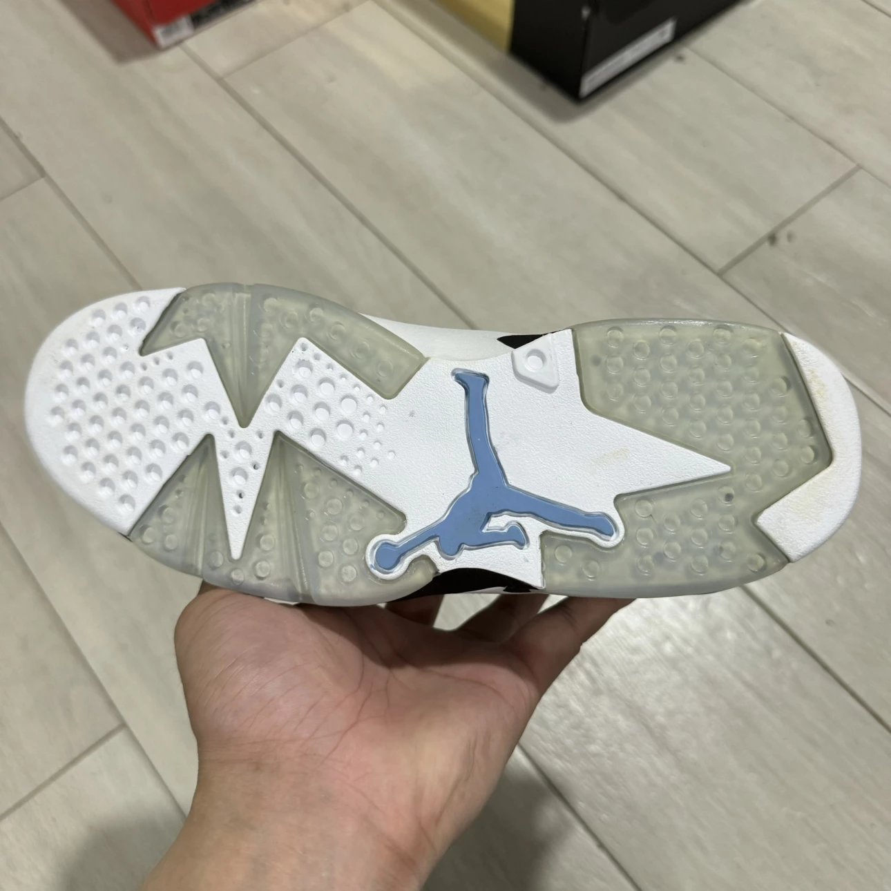 Air Jordan 6 University Blue Color