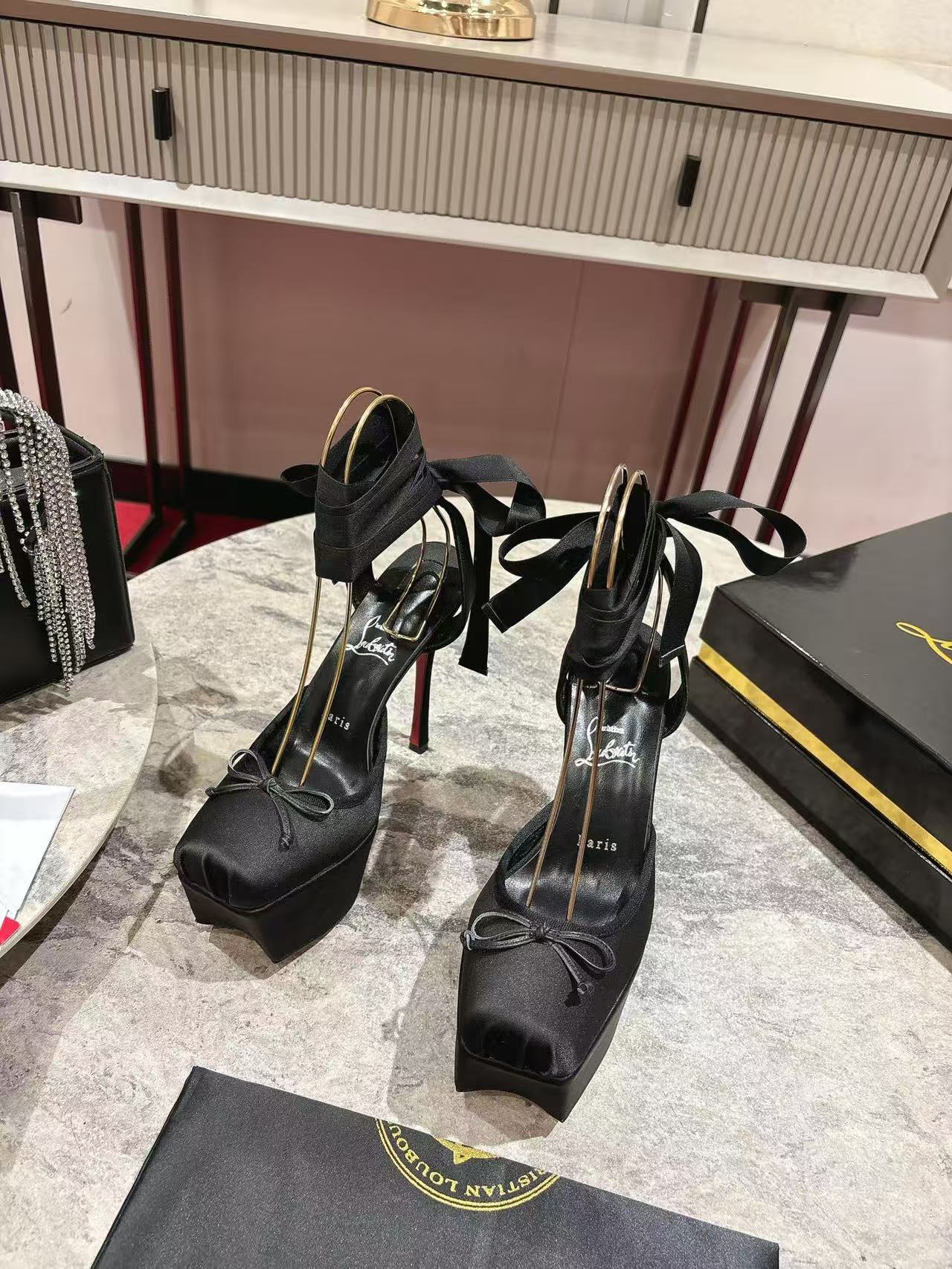 Christian Louboutin Cassia Lace Up Alta High Heels