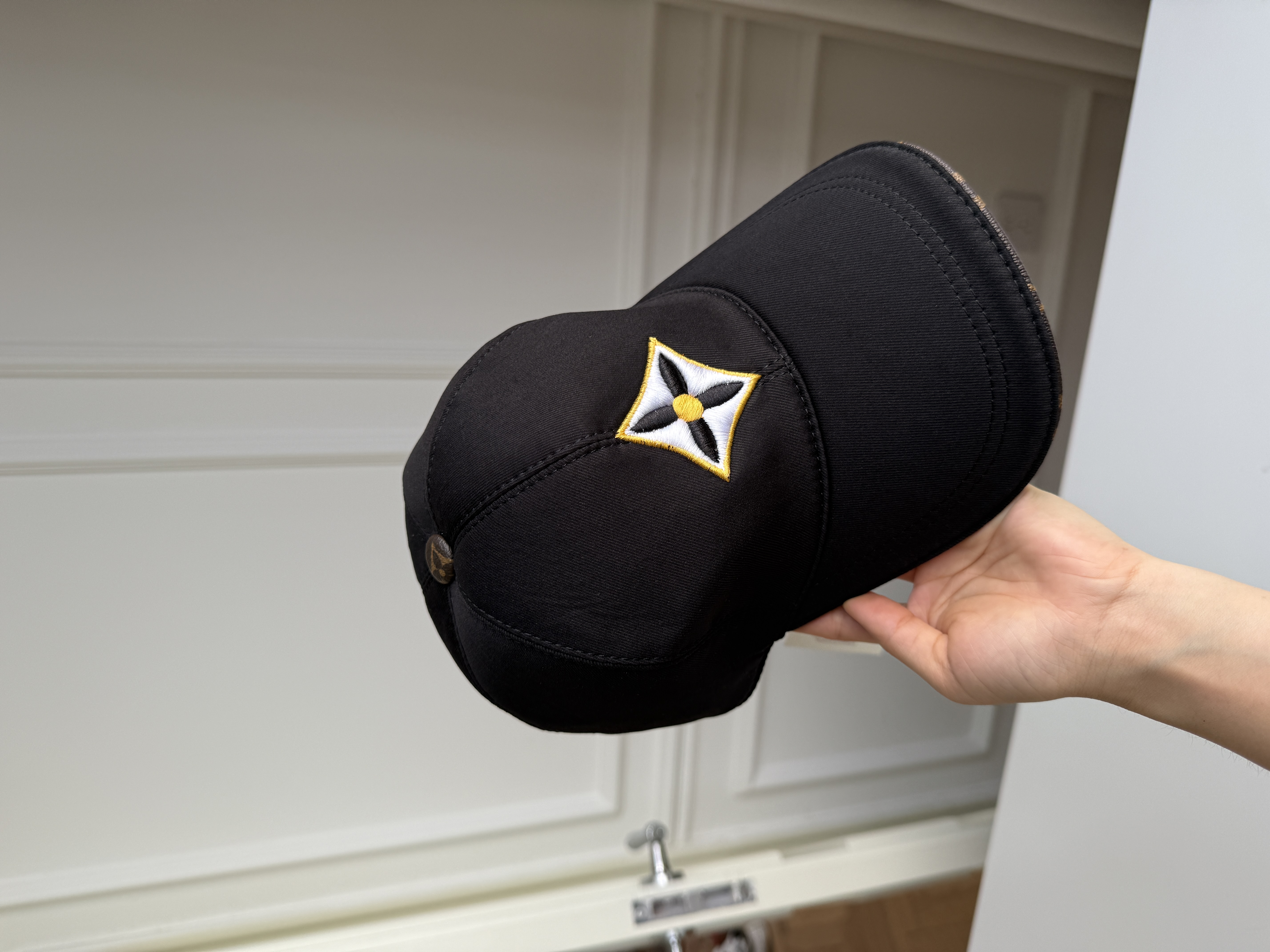 Louis Vuitton Black Nylon Four-Leaf Flower Embroidery Baseball Cap