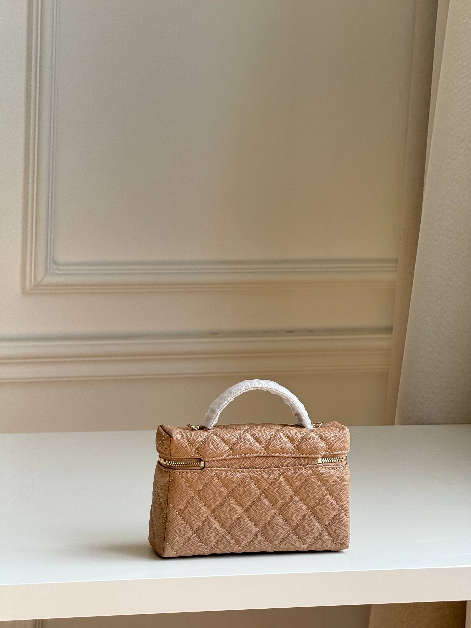 CHANEL Long Vanity Case with Chain