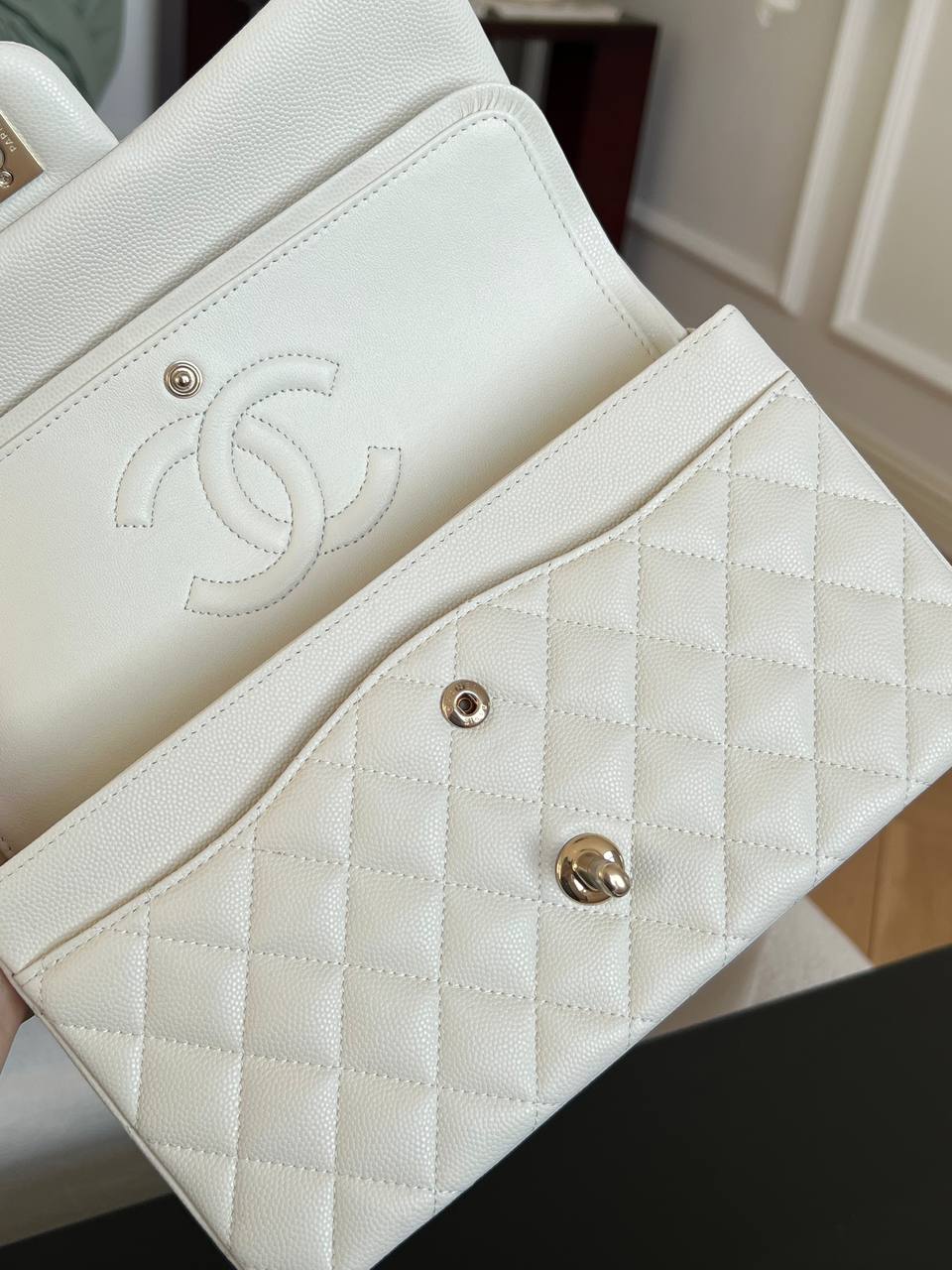 CHANEL Classic Flap Medium/Small Caviar Leather Bag