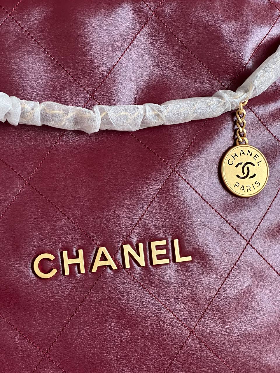 CHANEL 22 Quilted Shiny Calfskin Tote Bag in Burgundy