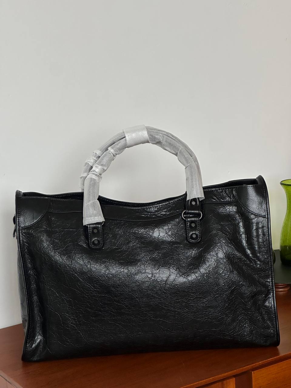 Balenciaga Black Crinkled Wax Leather Large Le City Vintage Rivet Tote Handbag