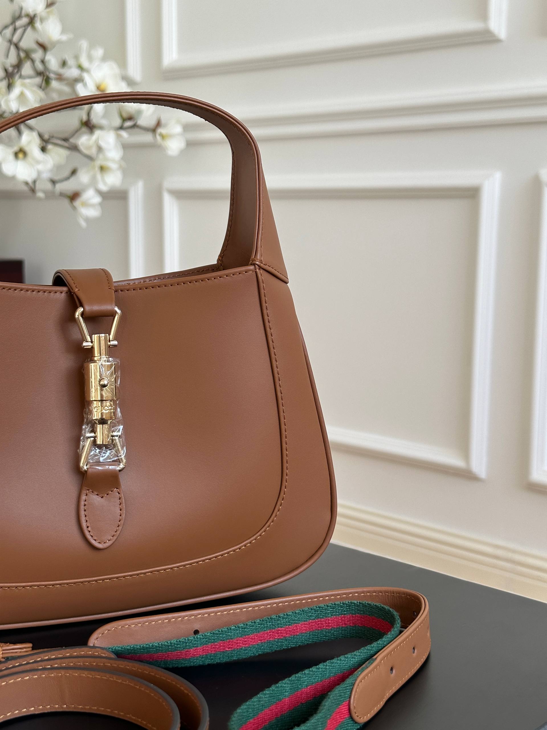 Gucci Jackie 1961 Small Caramel Smooth Leather Hobo Bag with Web Strap