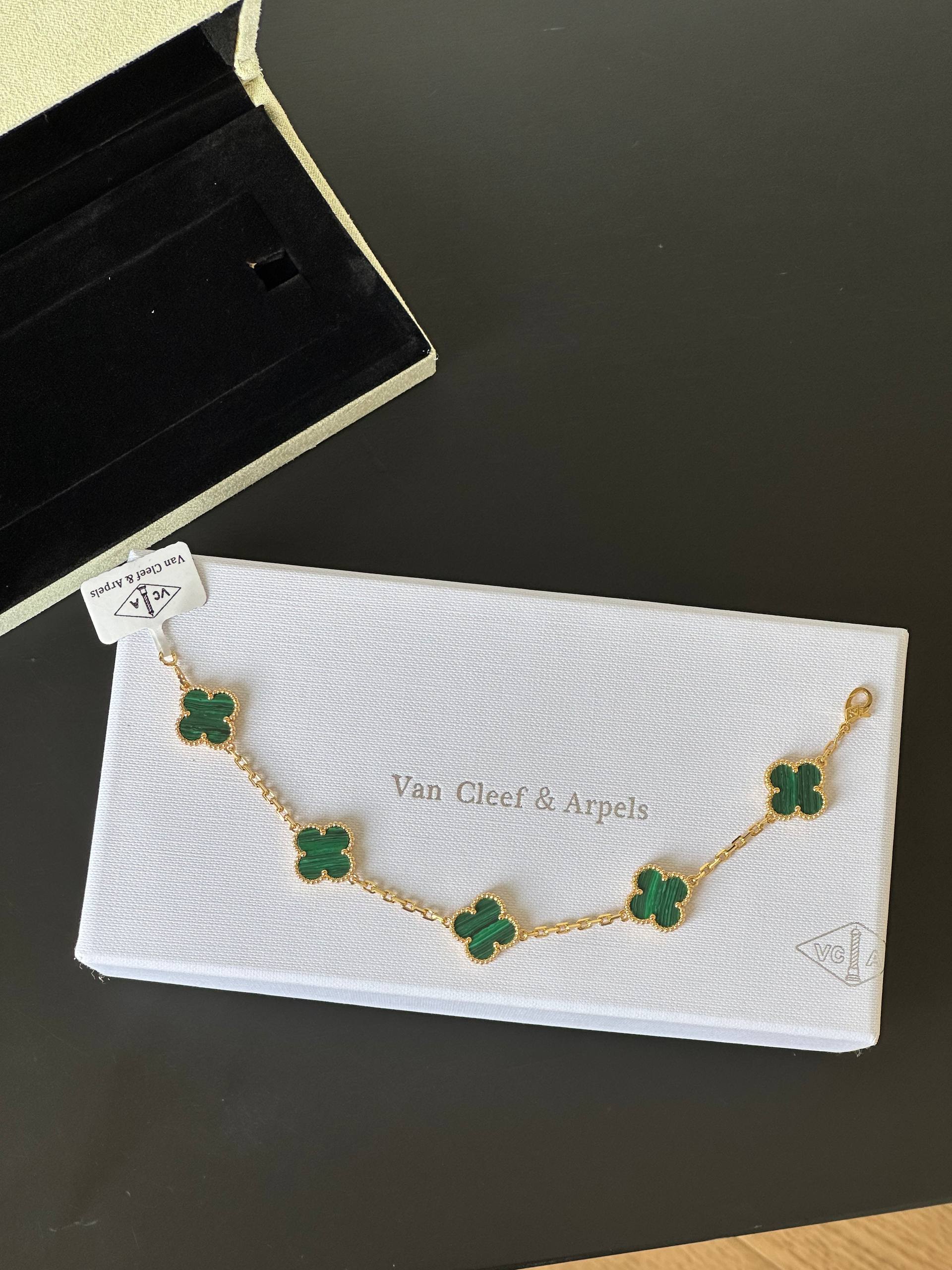 VCA Malachite 5-Motifs Bracelet