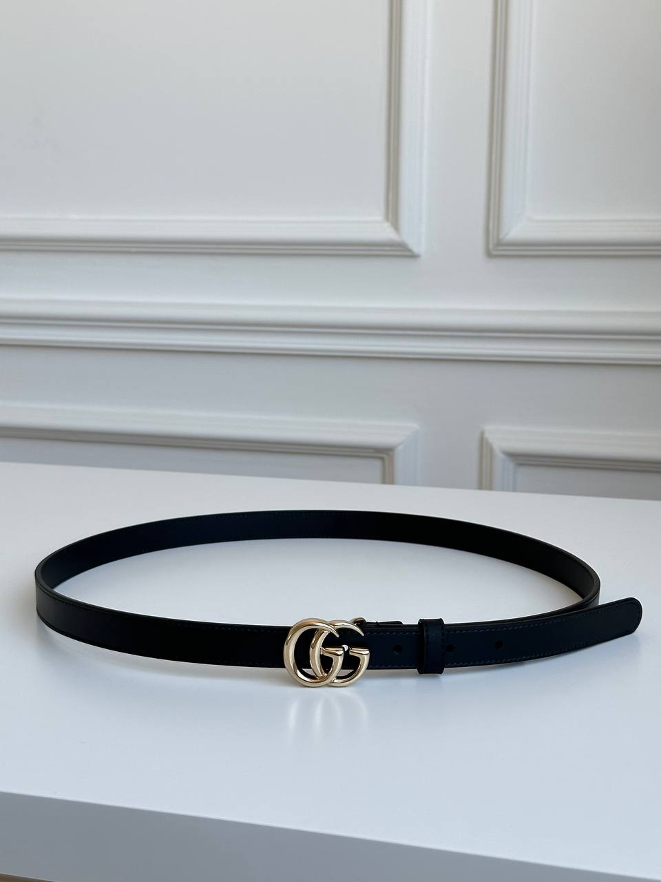 Gucci Black Smooth Leather Thin Belt With Light Gold Interlocking GG Buckle