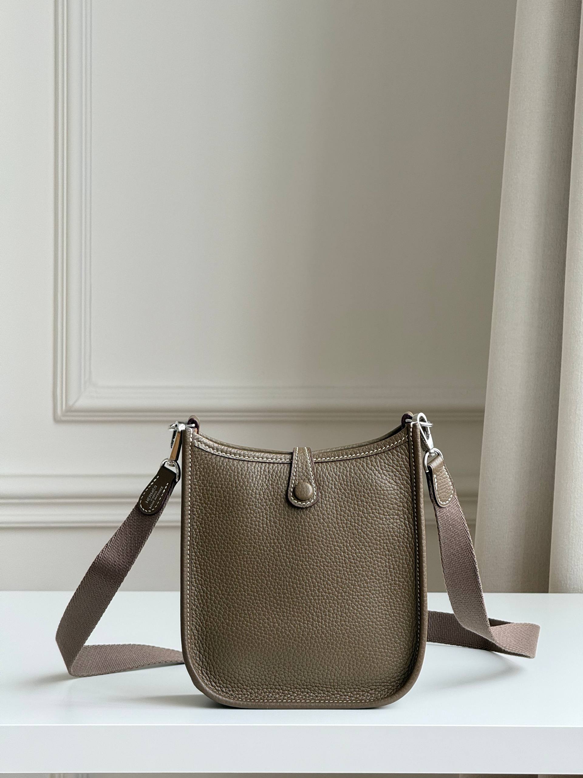 Hermès Evelyne Taurillon Clemence Crossbody Bag