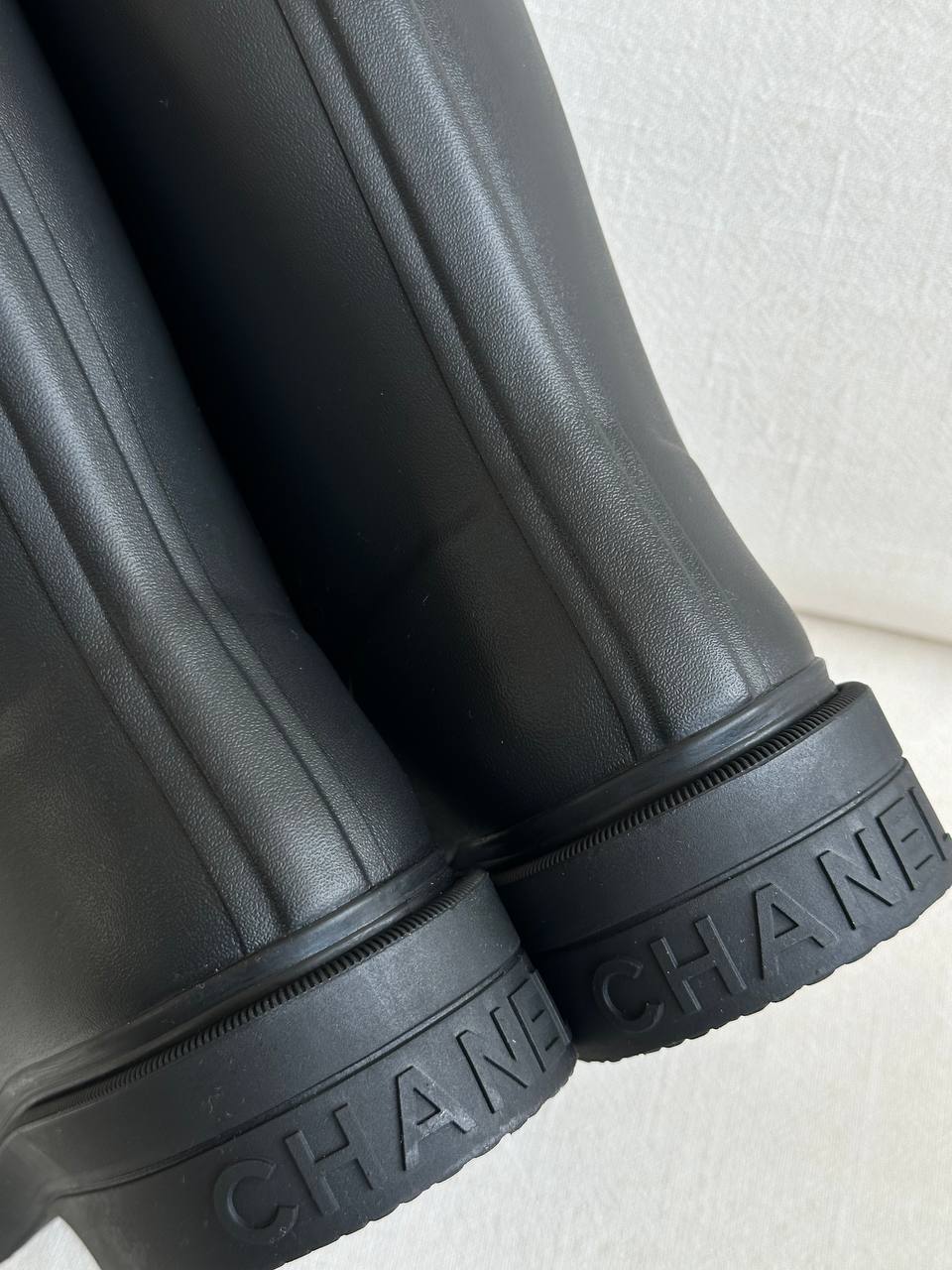 CHANEL Caoutchouc CC Logo High Rubber Rain Boots