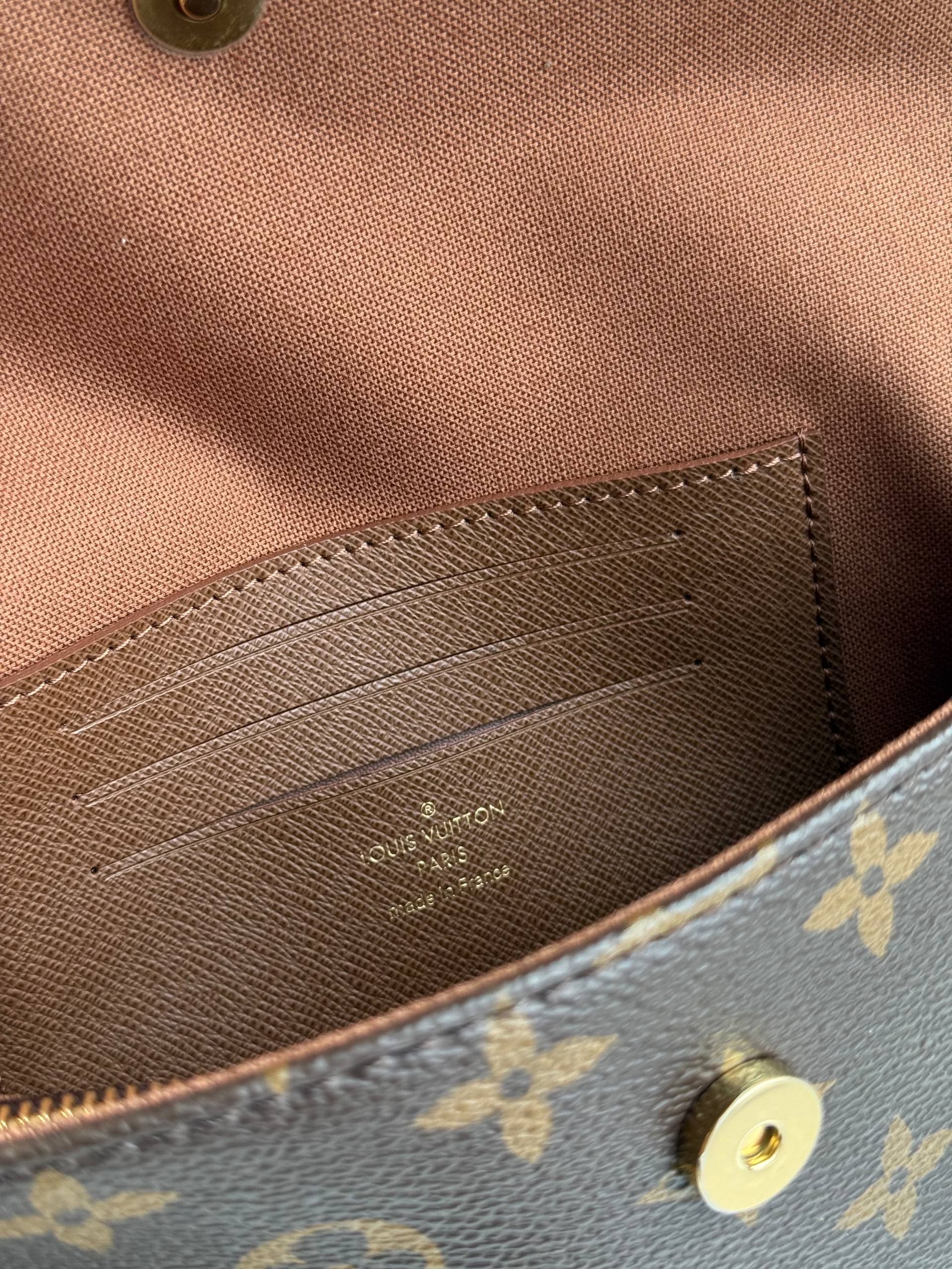 LV Ivy Crossbody Bag