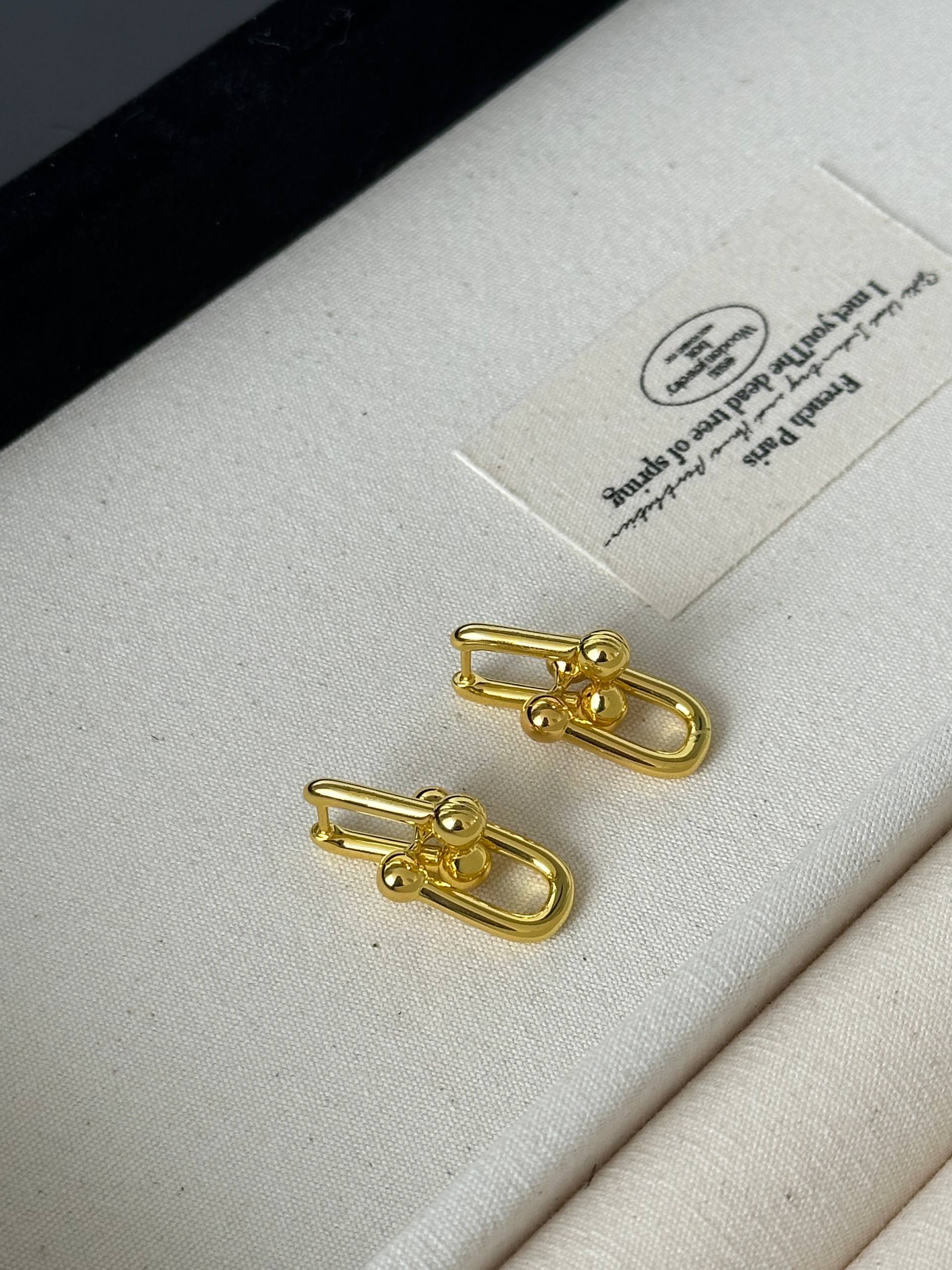 Tiffany HardWear Gold Link Stud Earrings