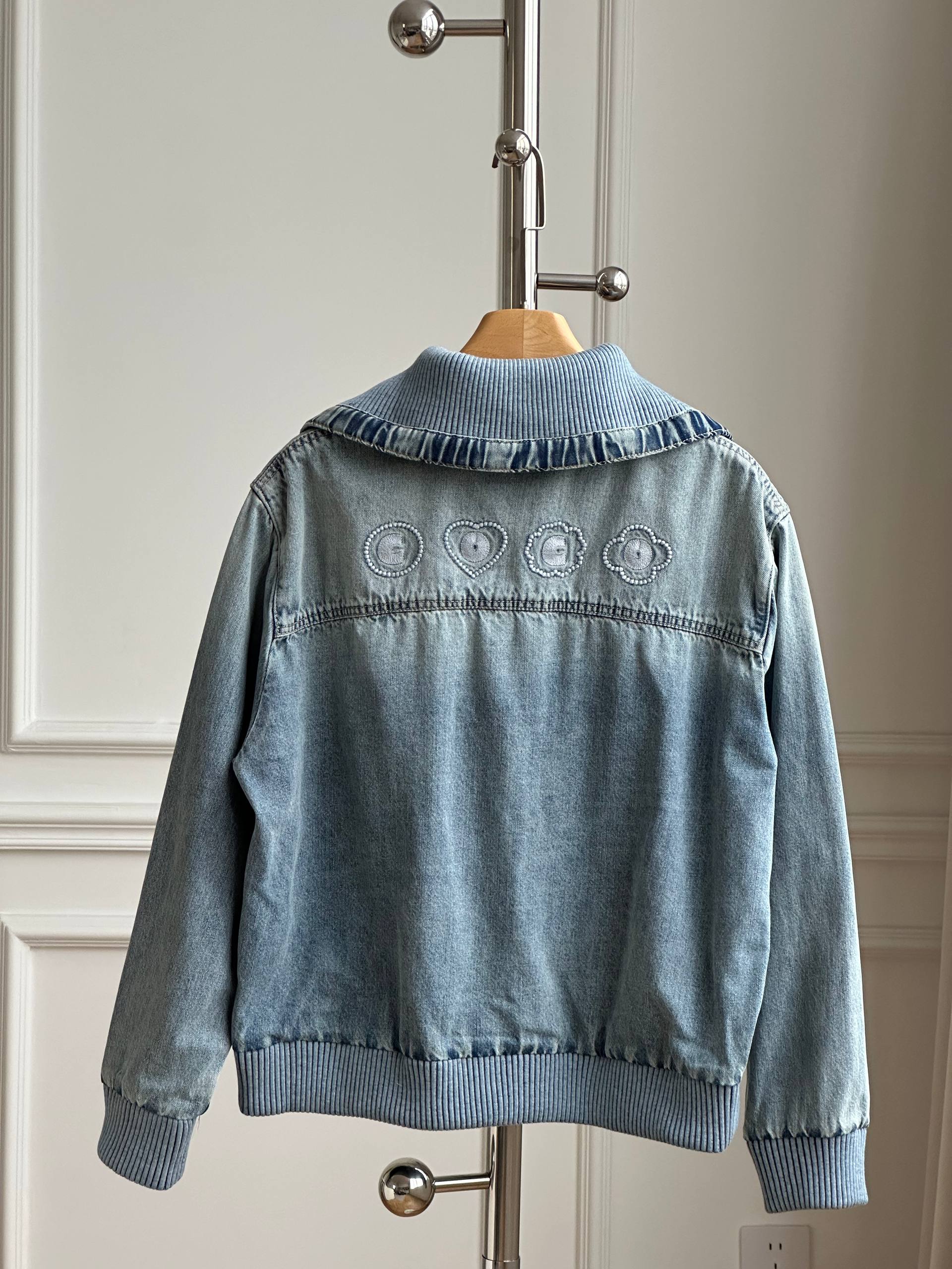 Chanel Heart CC Embroidery Rib Collar Washed Denim Jacket