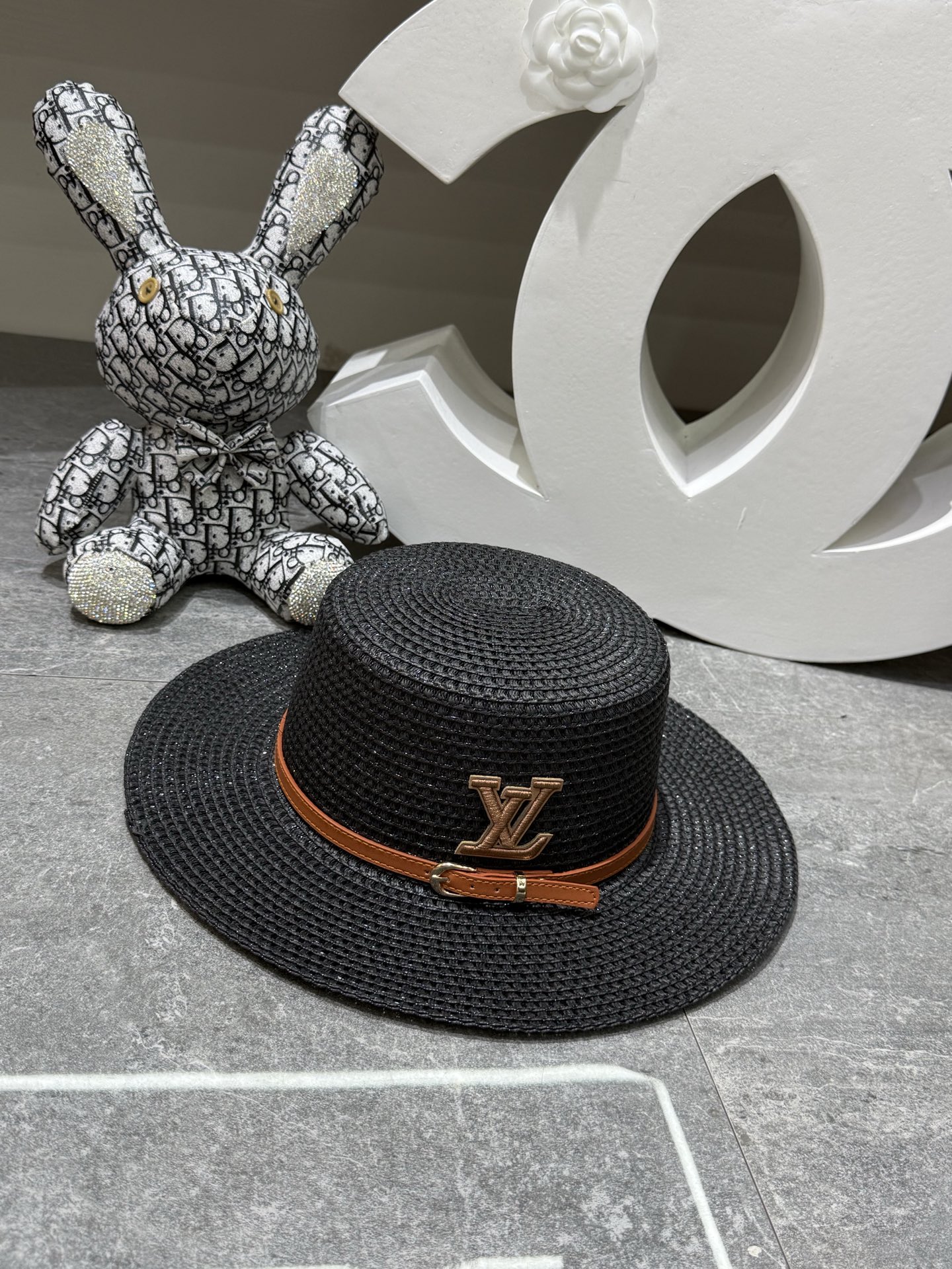 LV Flat-Top Straw Ha