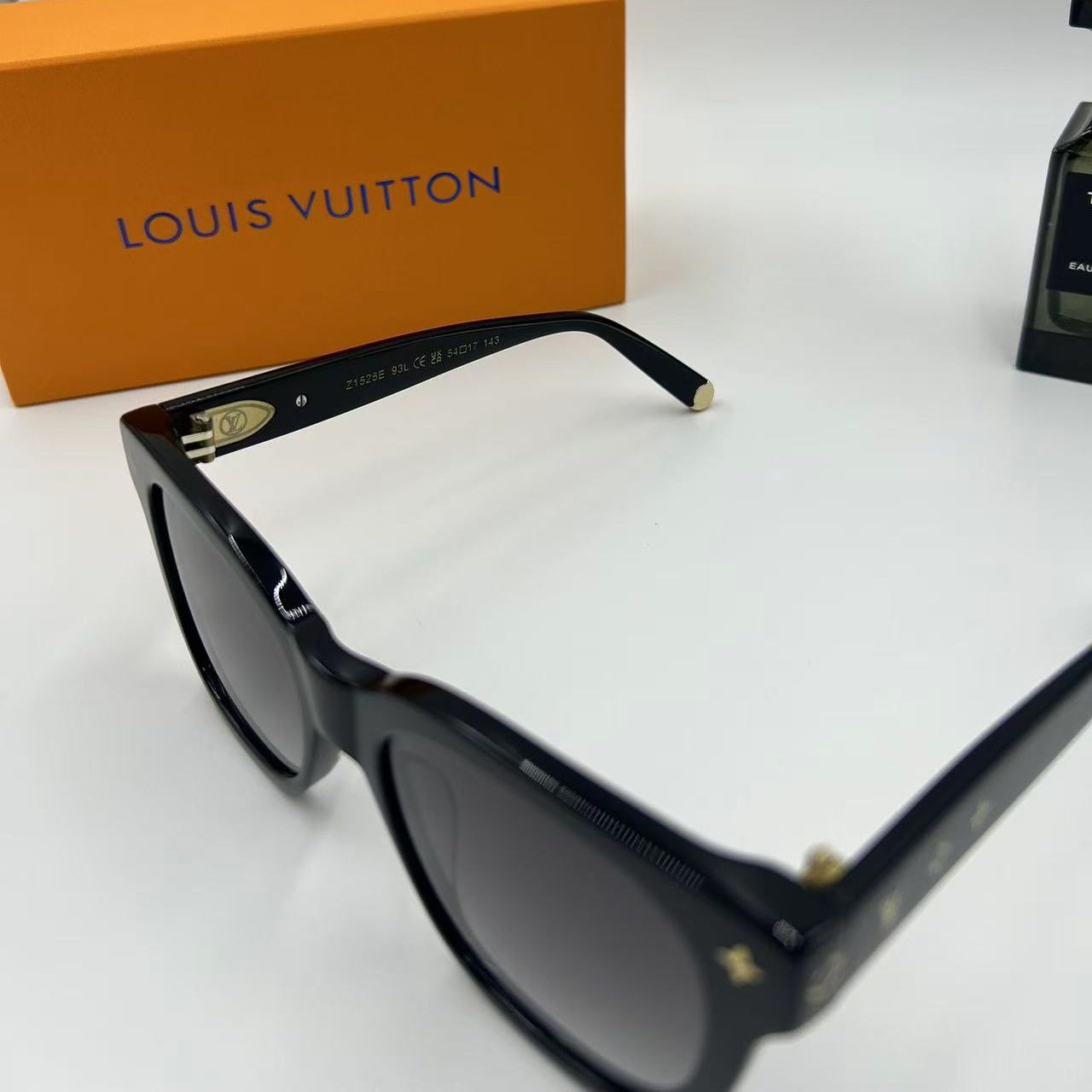 LV FIRST SQUARE