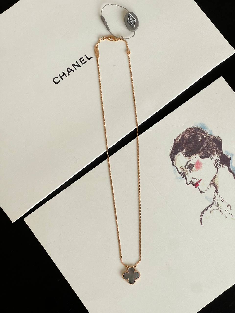 Van Cleef & Arpels Single Clover White Mother of Pearl Yellow Gold Necklace