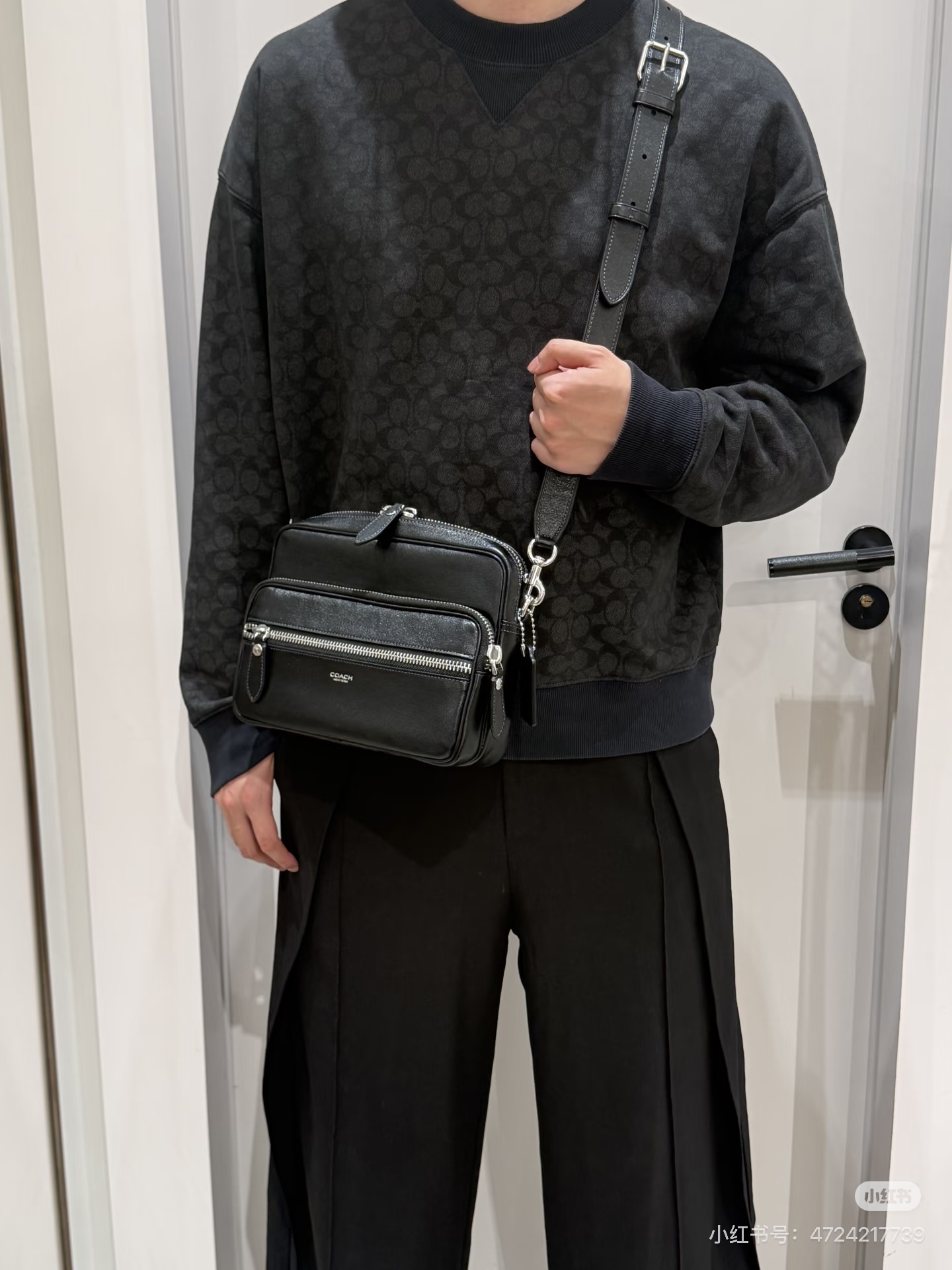 Men Handbag CDS83 CDS85 DAKOTA CROSSBODY BAG IN SIGNATURE CANVAS