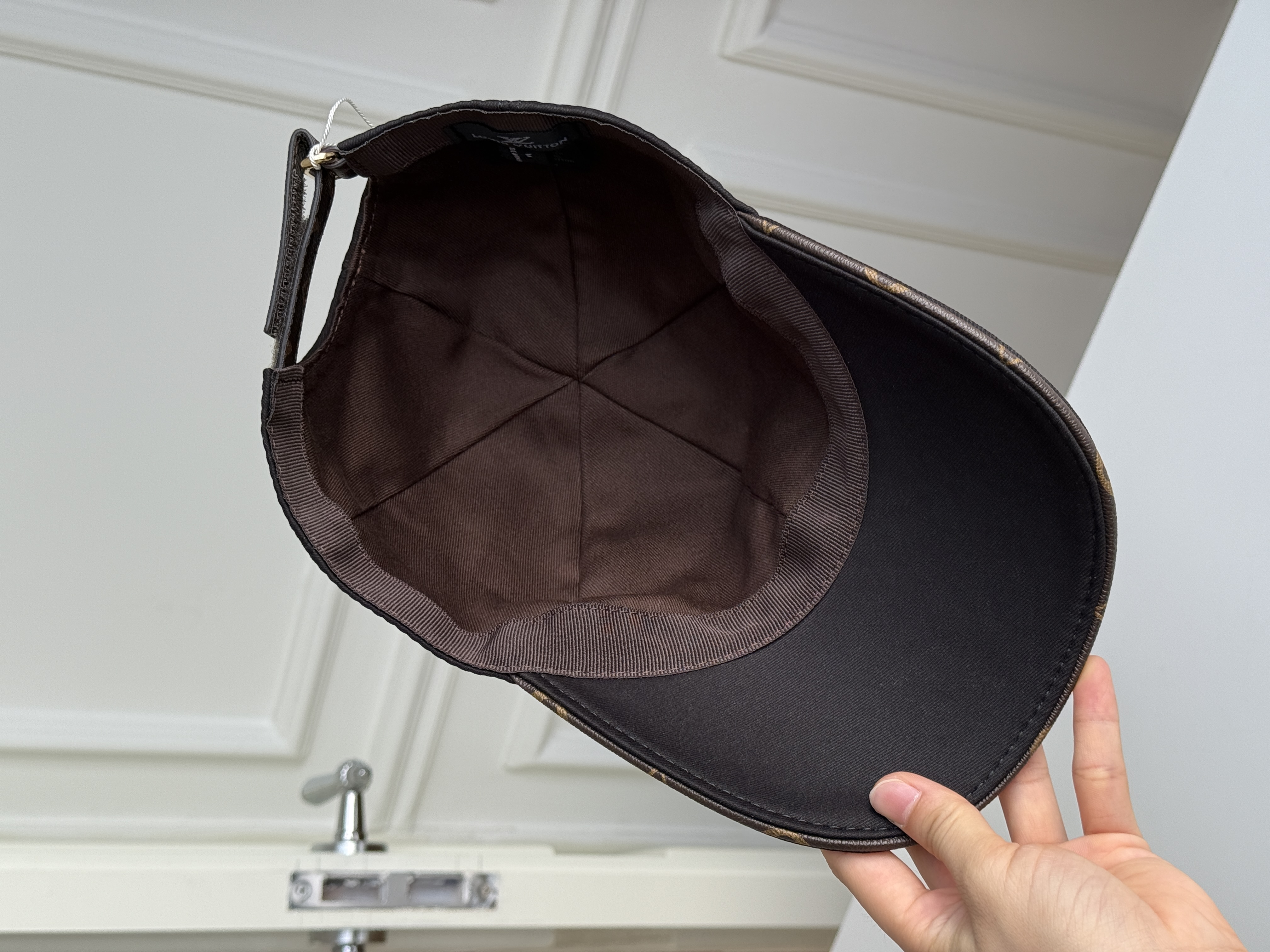 Louis Vuitton Black Nylon Four-Leaf Flower Embroidery Baseball Cap