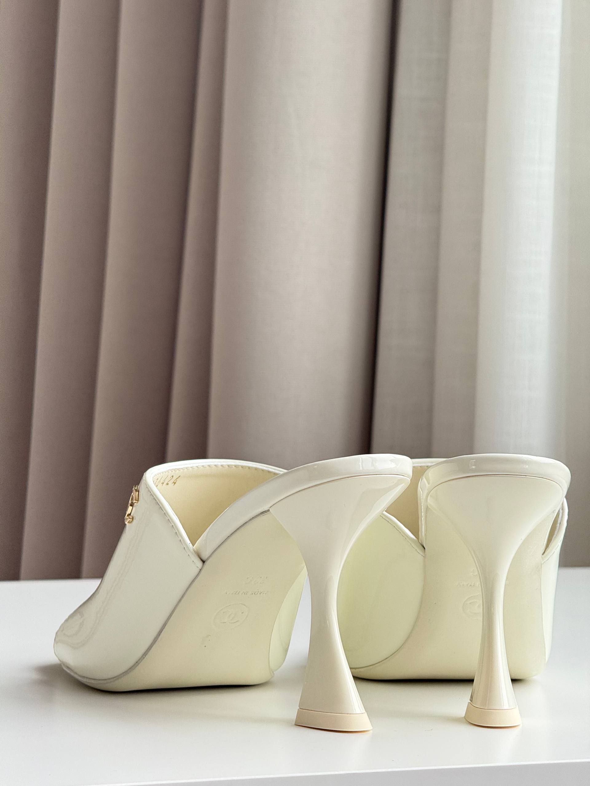 Chanel Patent Leather CC Logo Block Heel Open-Toe Mule Sandals