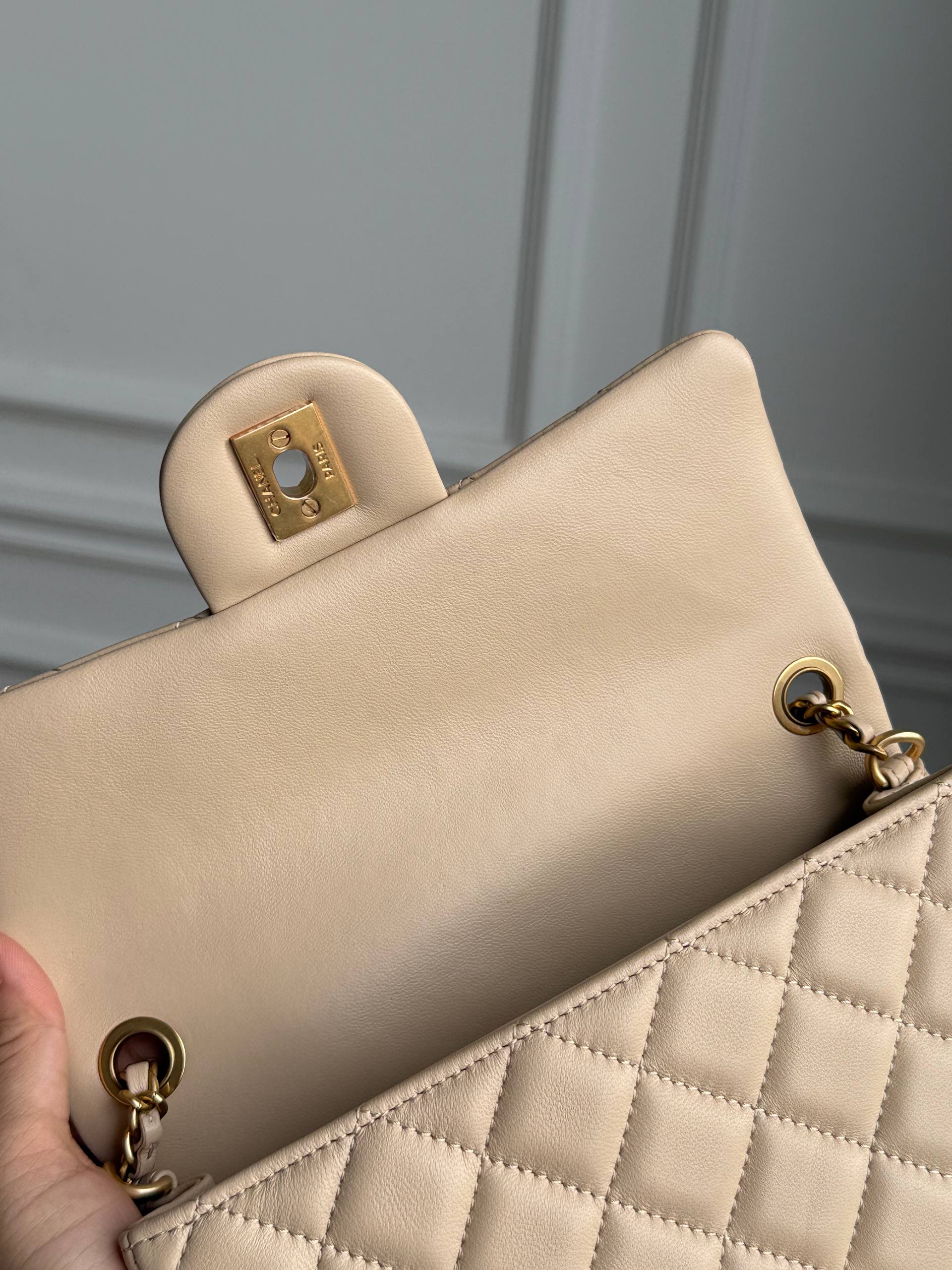 hanel Small Classic Flap in Milk Tea Beige Lambskin