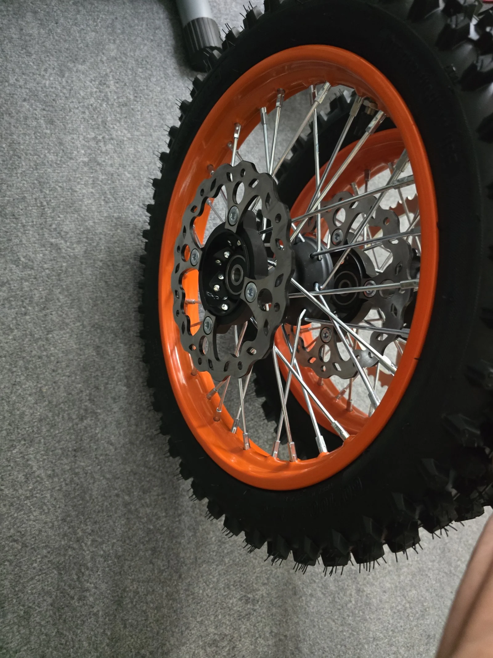 Tuttio soleil 01 black/orange stock 14