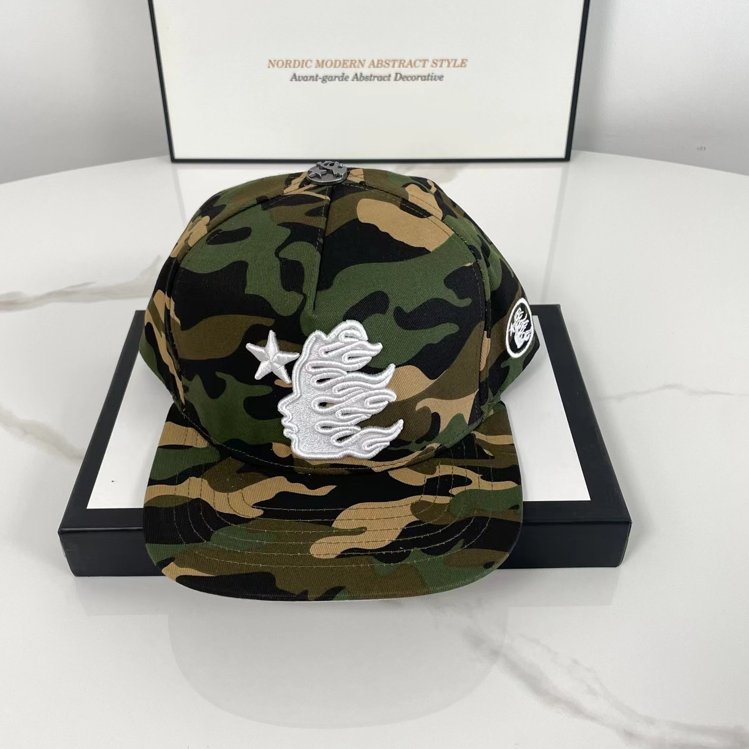 Camo color fashion cap