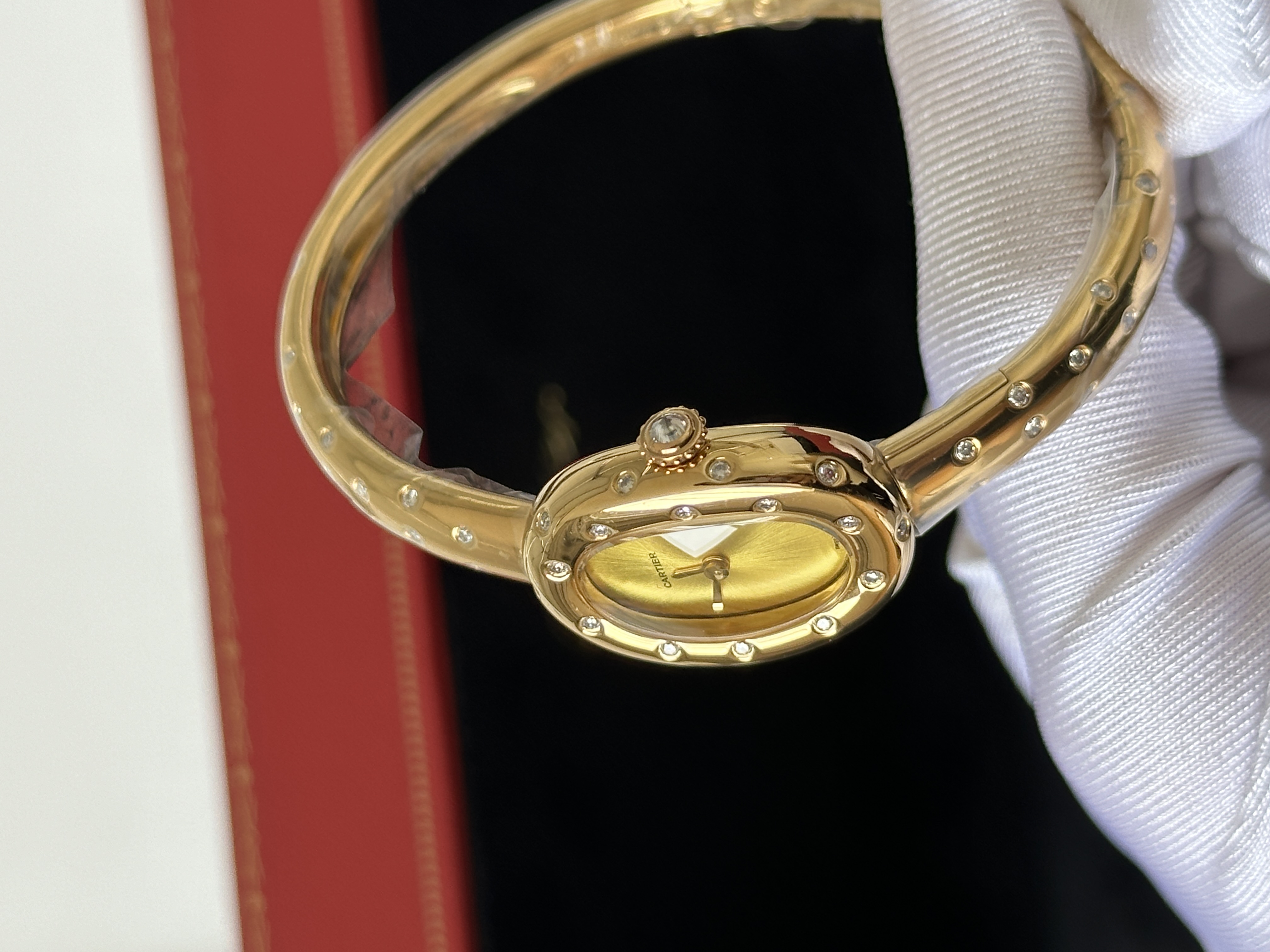 Cartier Baignoire Oval Yellow Gold Diamond Bangle Watch