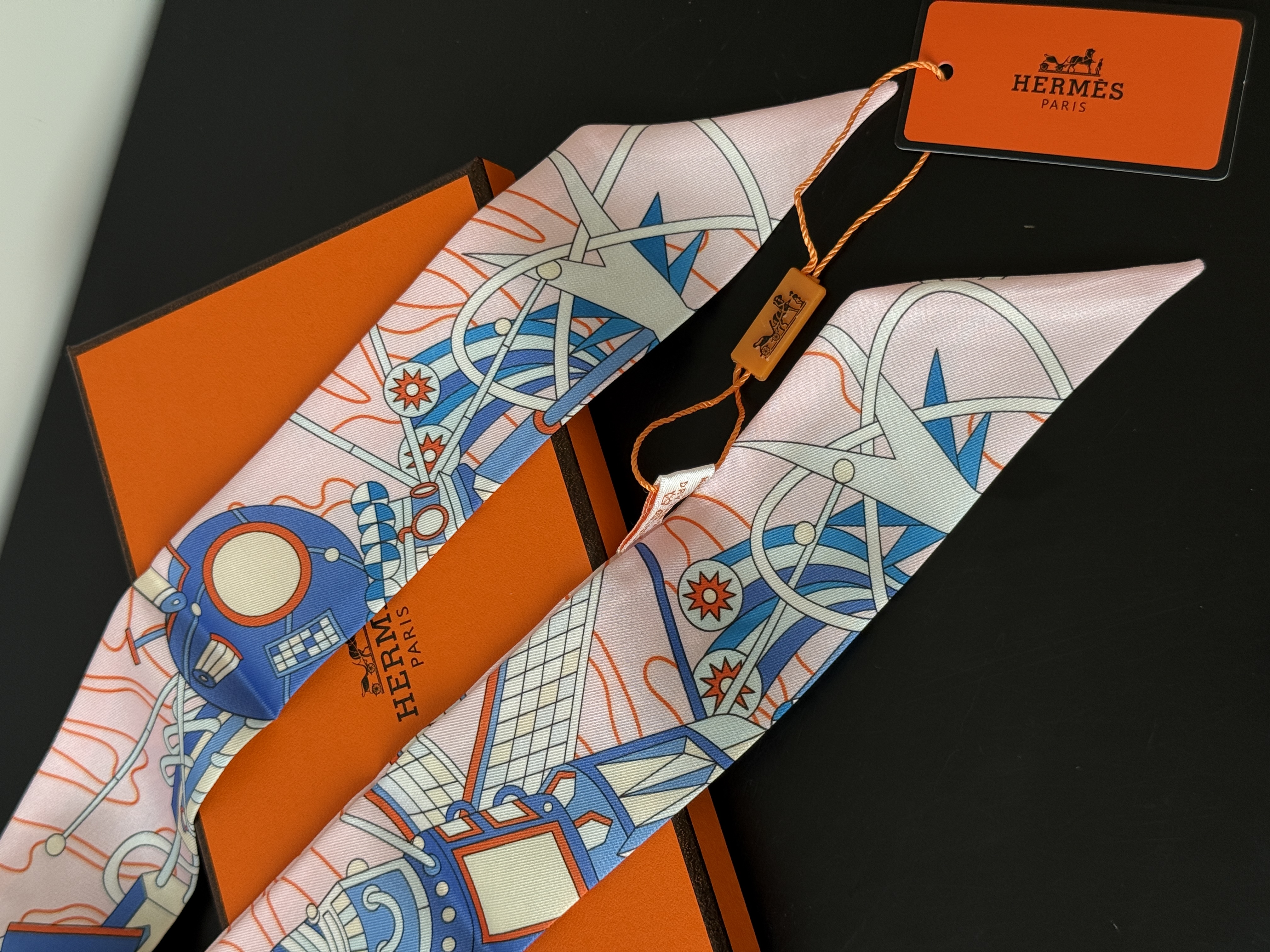 Hermès Twilly Scarf 