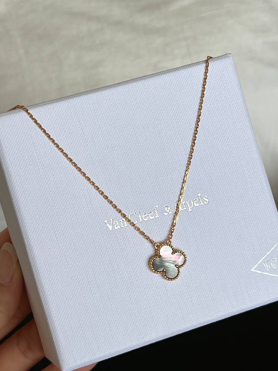 Van Cleef & Arpels Single Clover White Mother of Pearl Yellow Gold Necklace