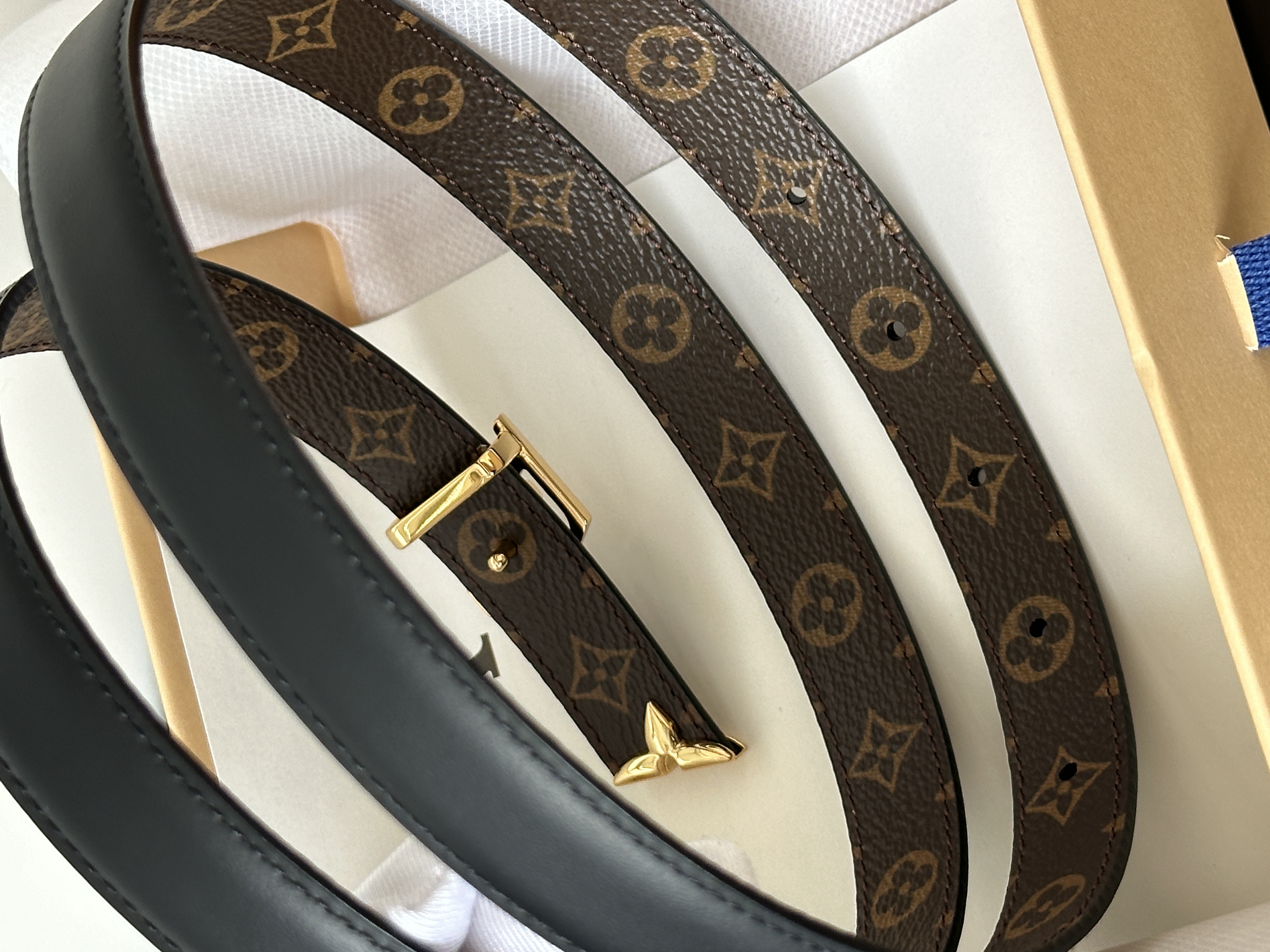 Louis Vuitton PRETTY Reversible Women's Belt