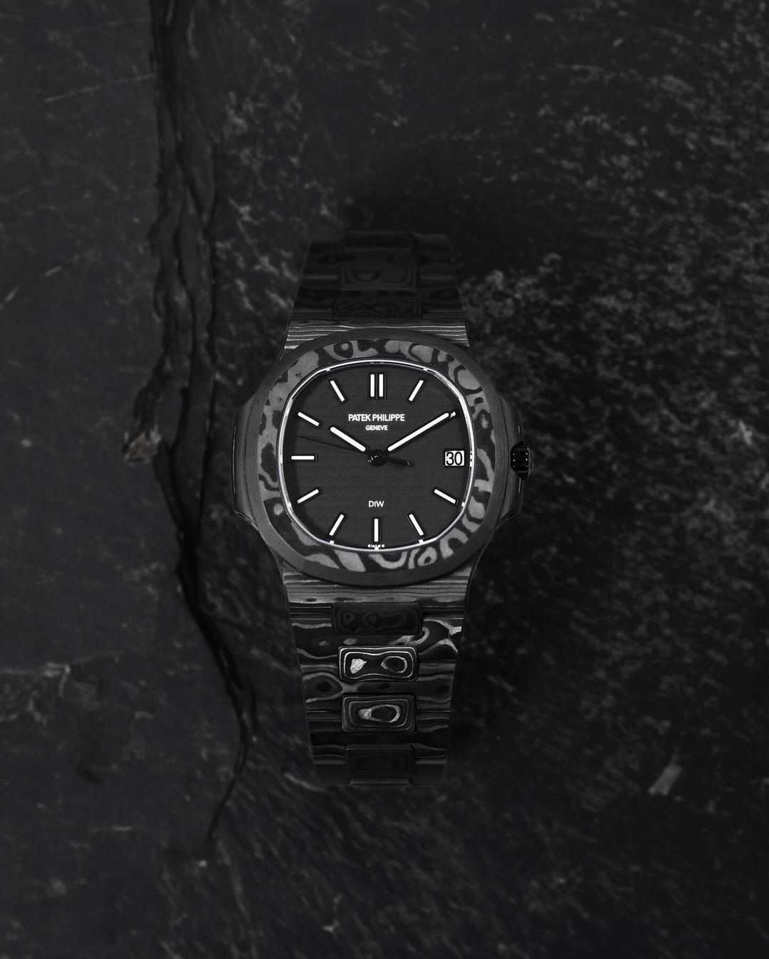 Patek Philippe Nautilus DiW ALL CARBON BLACK 5711【1:1 Replica】