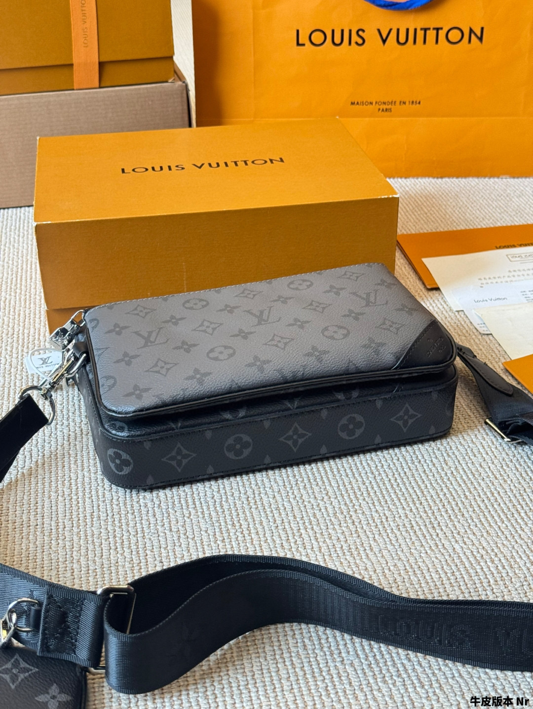 LV Three in one Messenger Bag Black Color 25*18.5*7cm