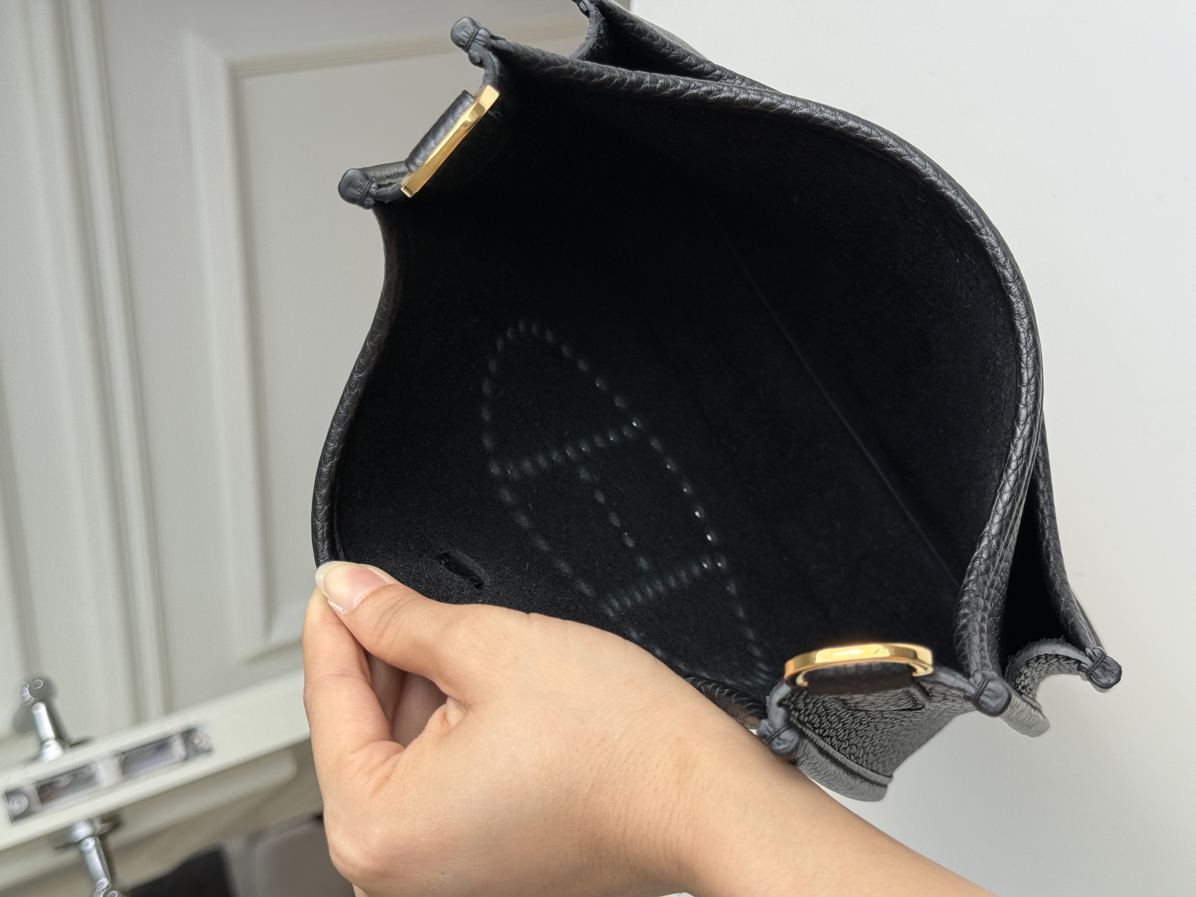 Hermès Evelyne 23Black with Gold Hardware