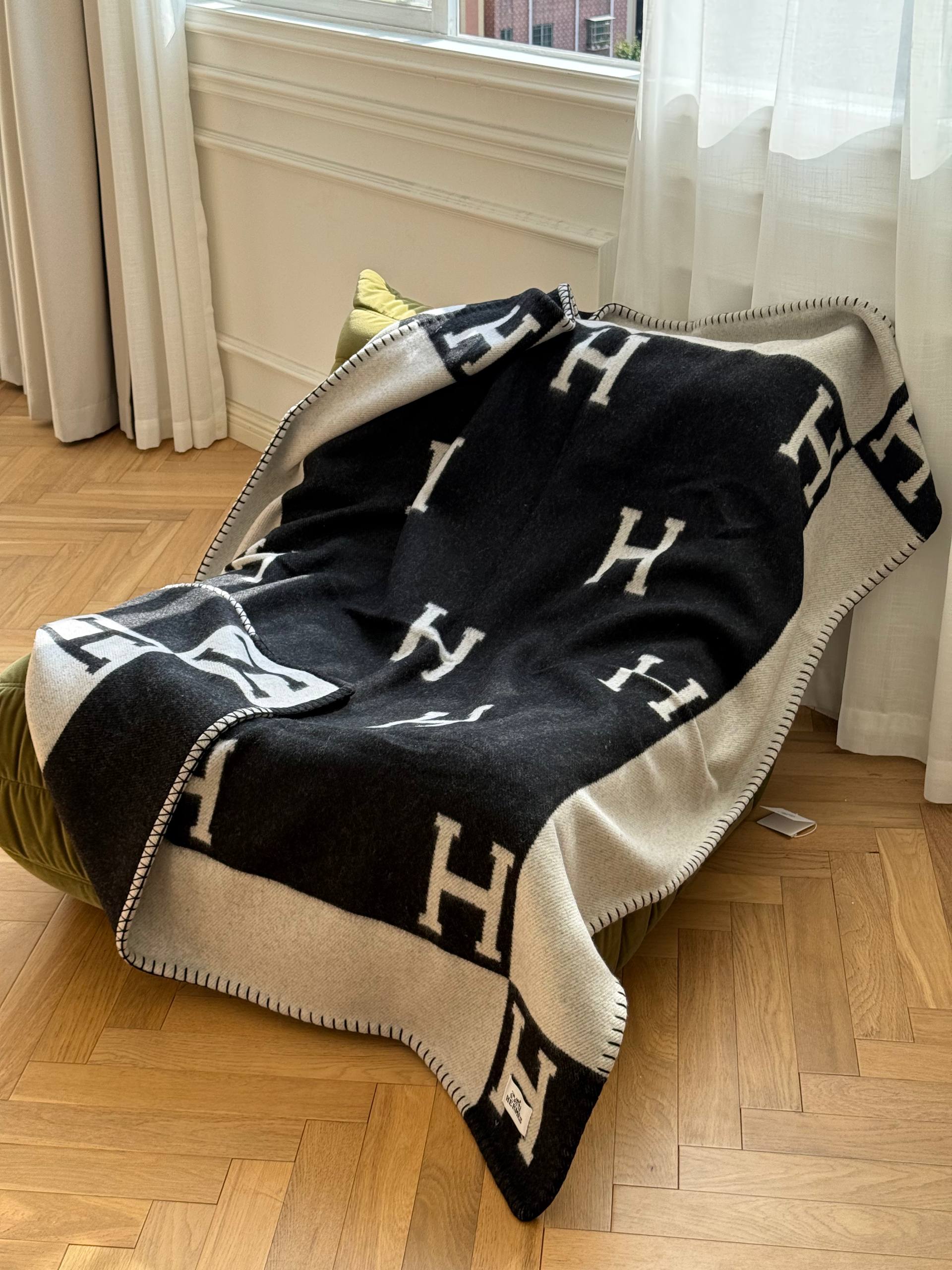 Hermès Avalon Throw Blanket