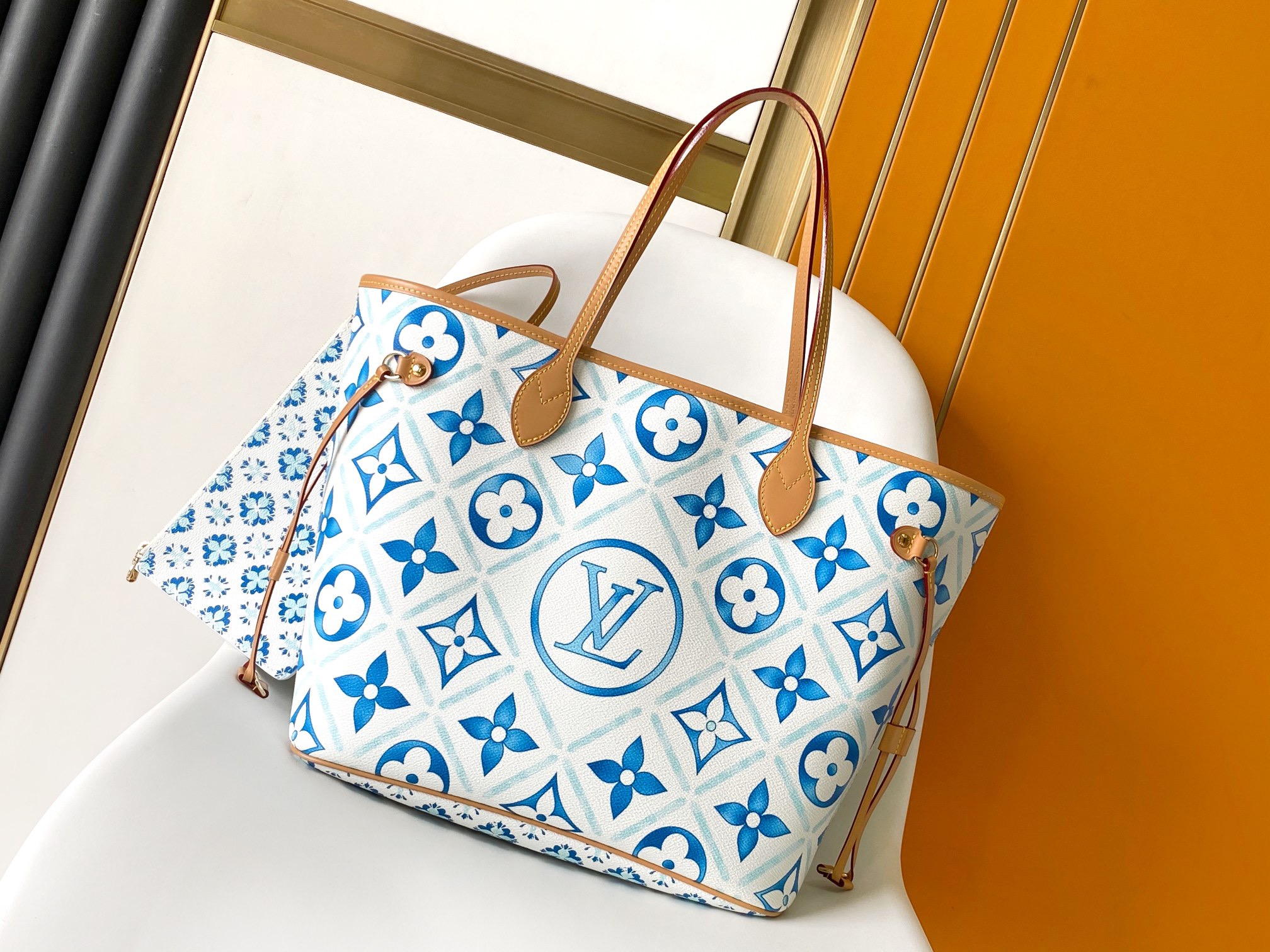 LV Neverfull MM Pool Coral in Canvas