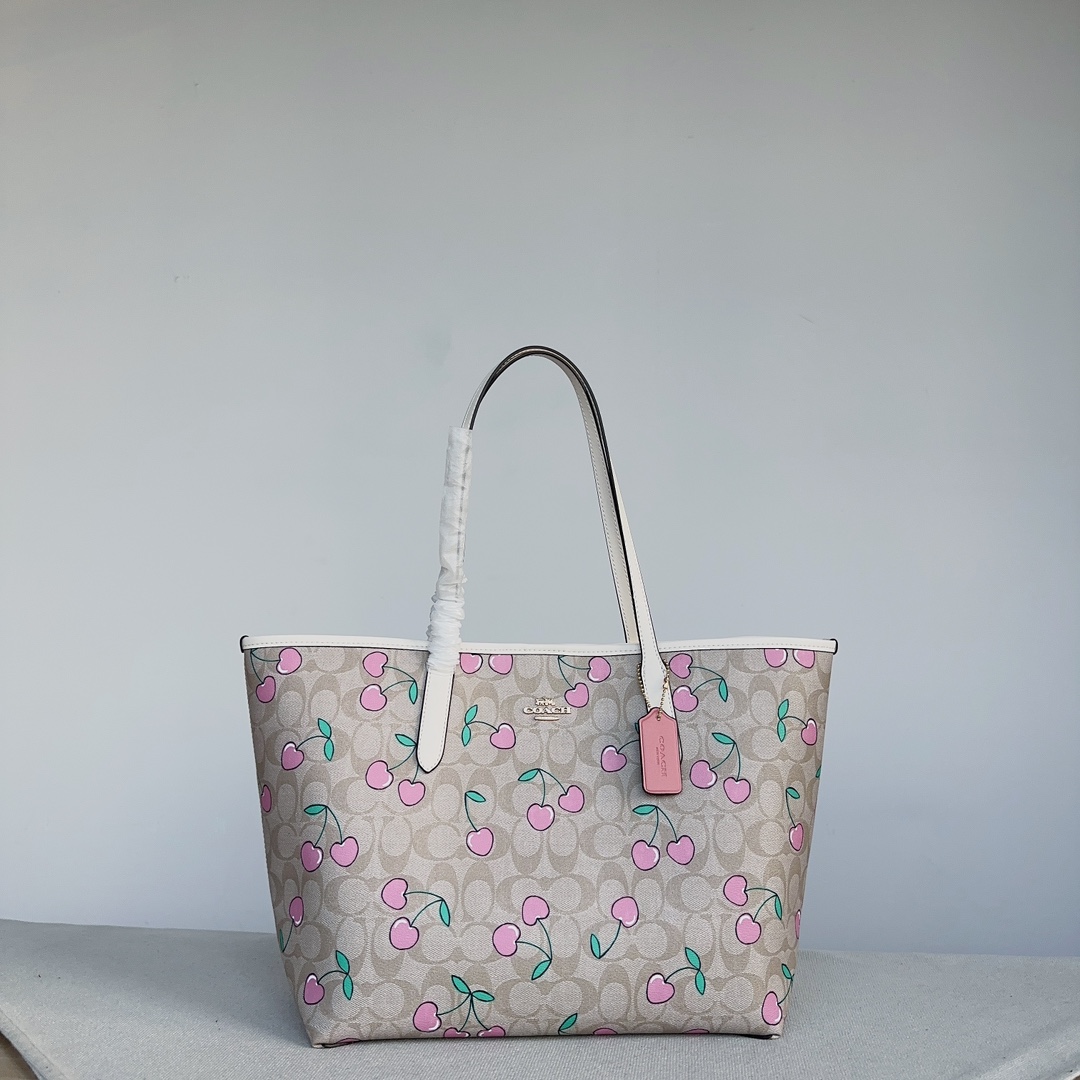 Women Handbag CF444 City Tote Bag In Signature Canvas With Heart Cherry Print