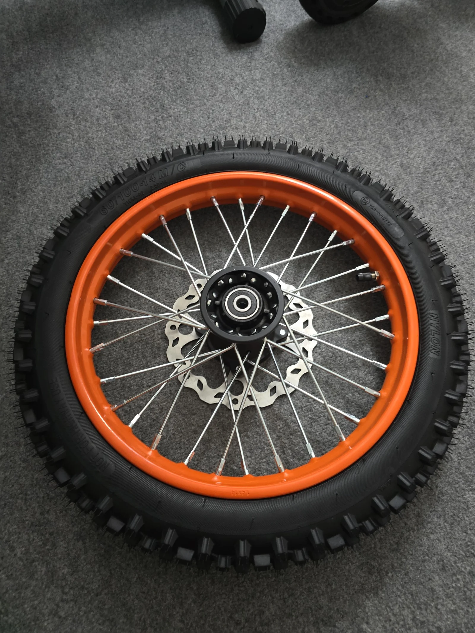 Tuttio soleil 01 black/orange stock 14