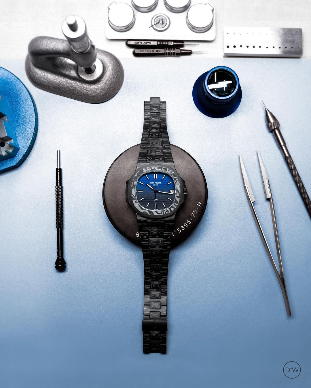 Carbon DiW Patek Philippe Nautilus 5711 BLACK GRAIL G-BLUE【1:1 Replica】