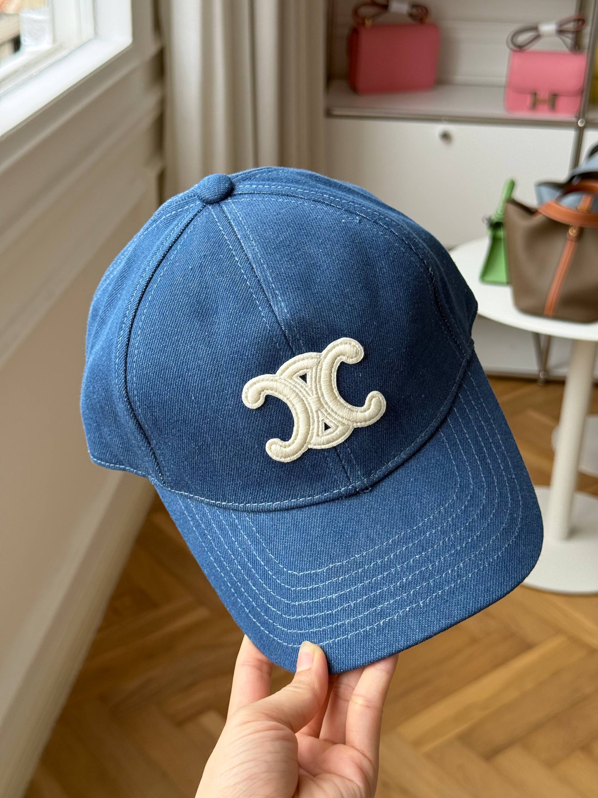Triomphe Embroidered Baseball Cap