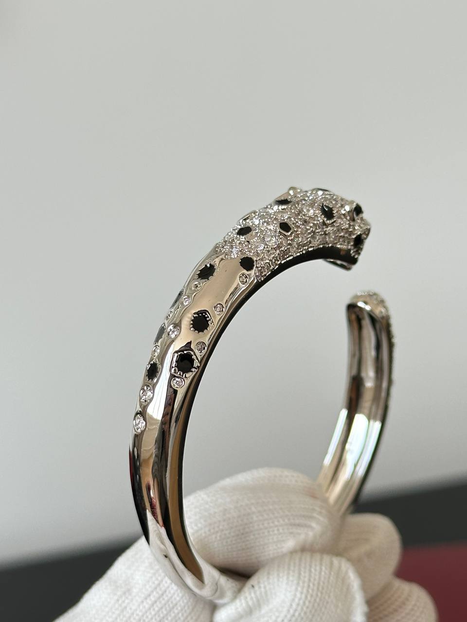 Cartier Panthère de Cartier Diamond-Paved Open Bangle Bracelet