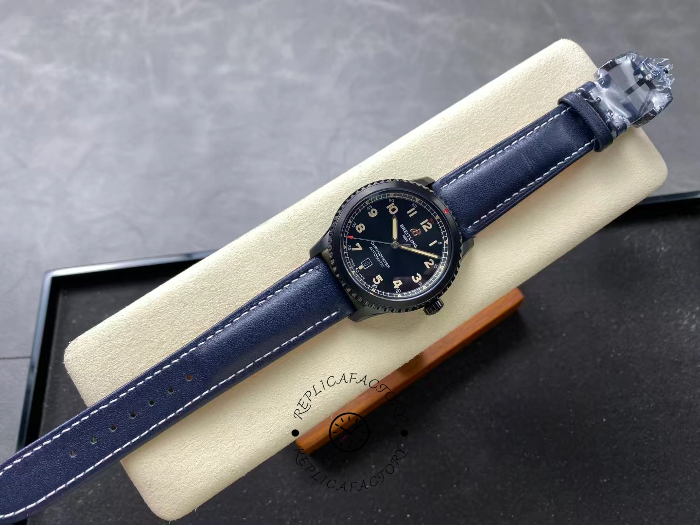 Navitimer Aviator 8 M17314101B1X1 Replica Automatic 41mm Blue Leather Strap