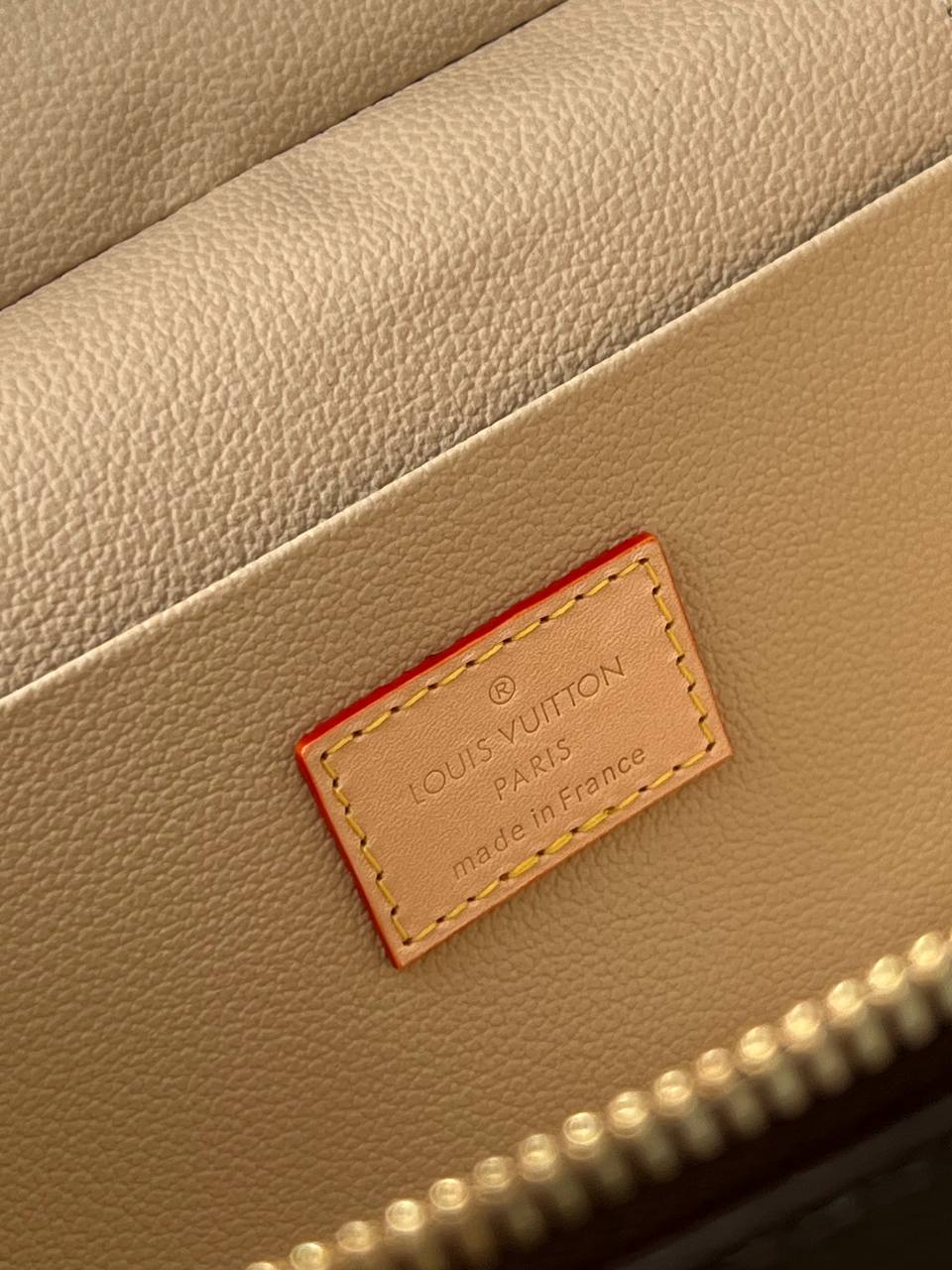 Louis Vuitton Classic Monogram Coated Canvas Leather Handheld Vanity Cosmetic Case