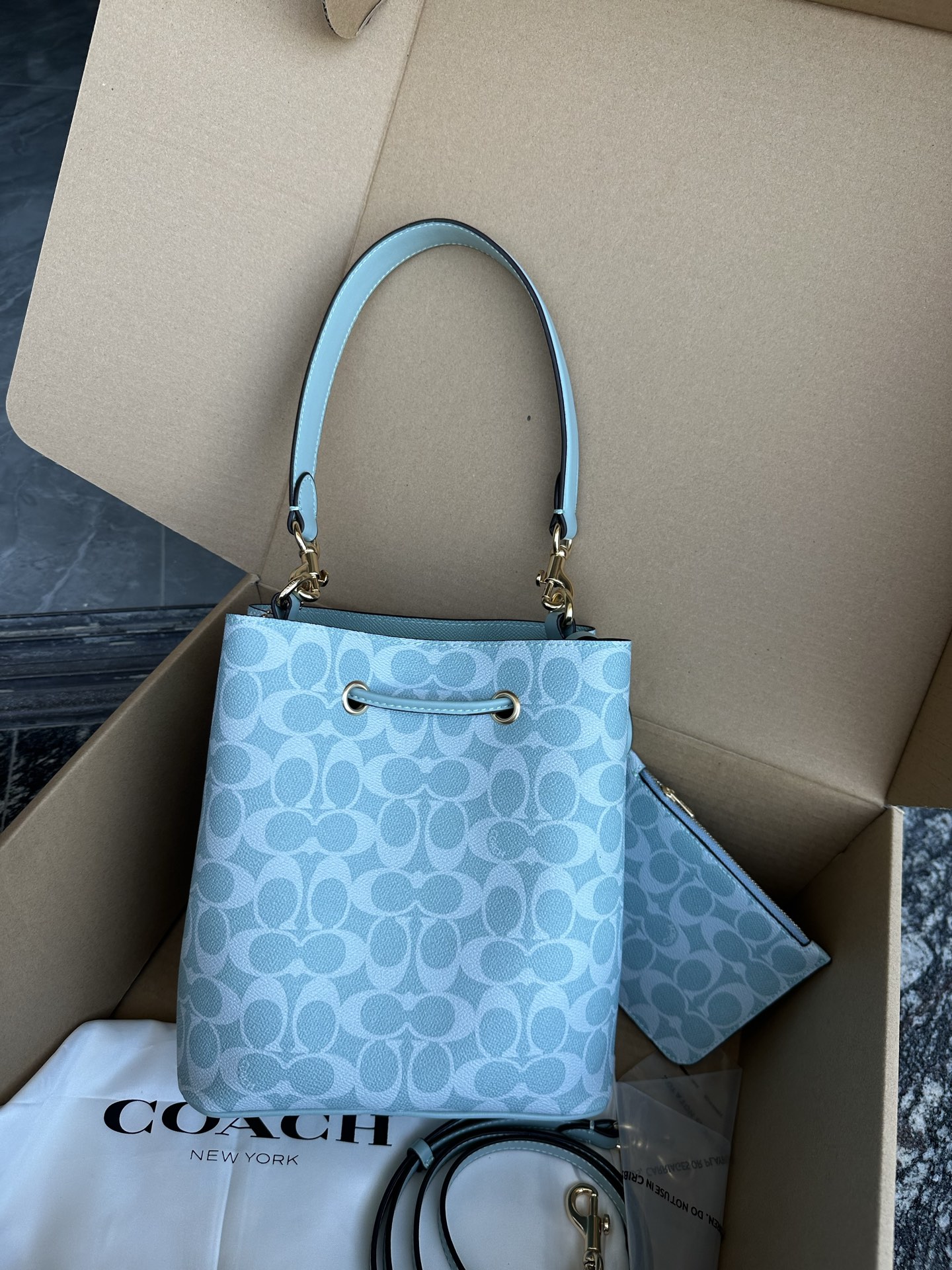 Women Handbag CEZ36 Rowan Bucket Bag In Signature Canvas