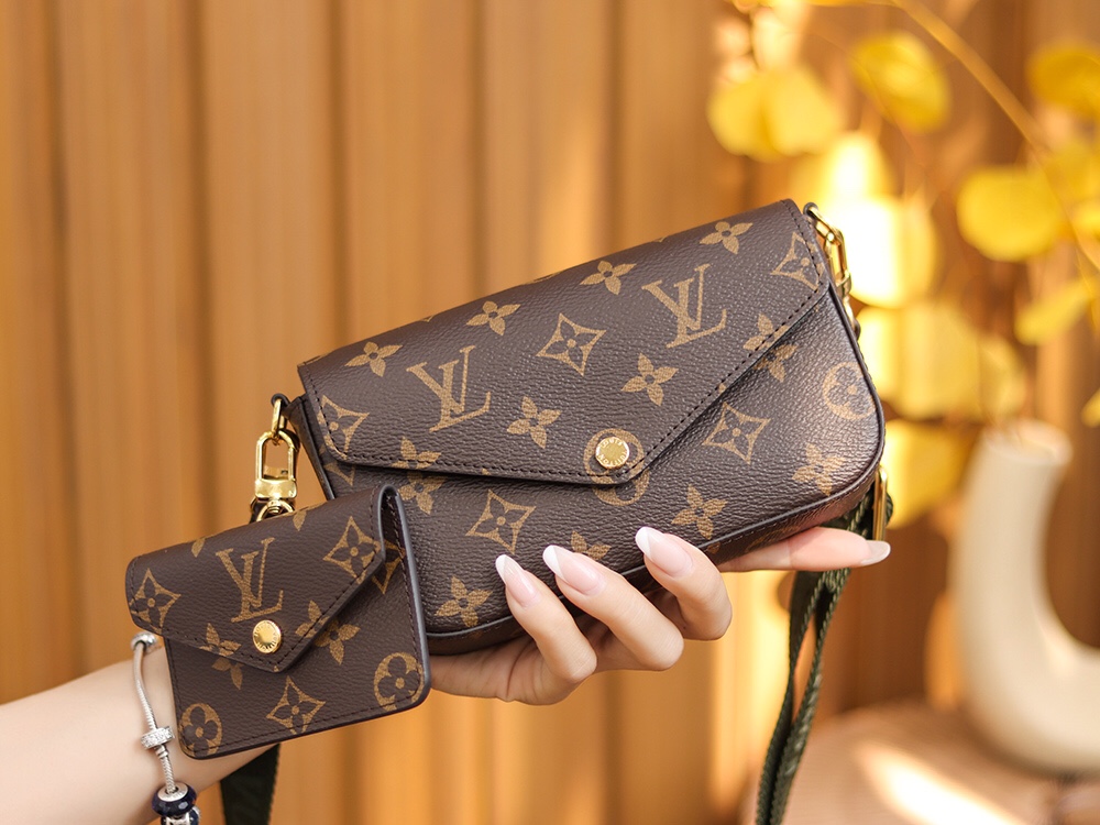 Multi Pochette Felicie Strap Go M80091