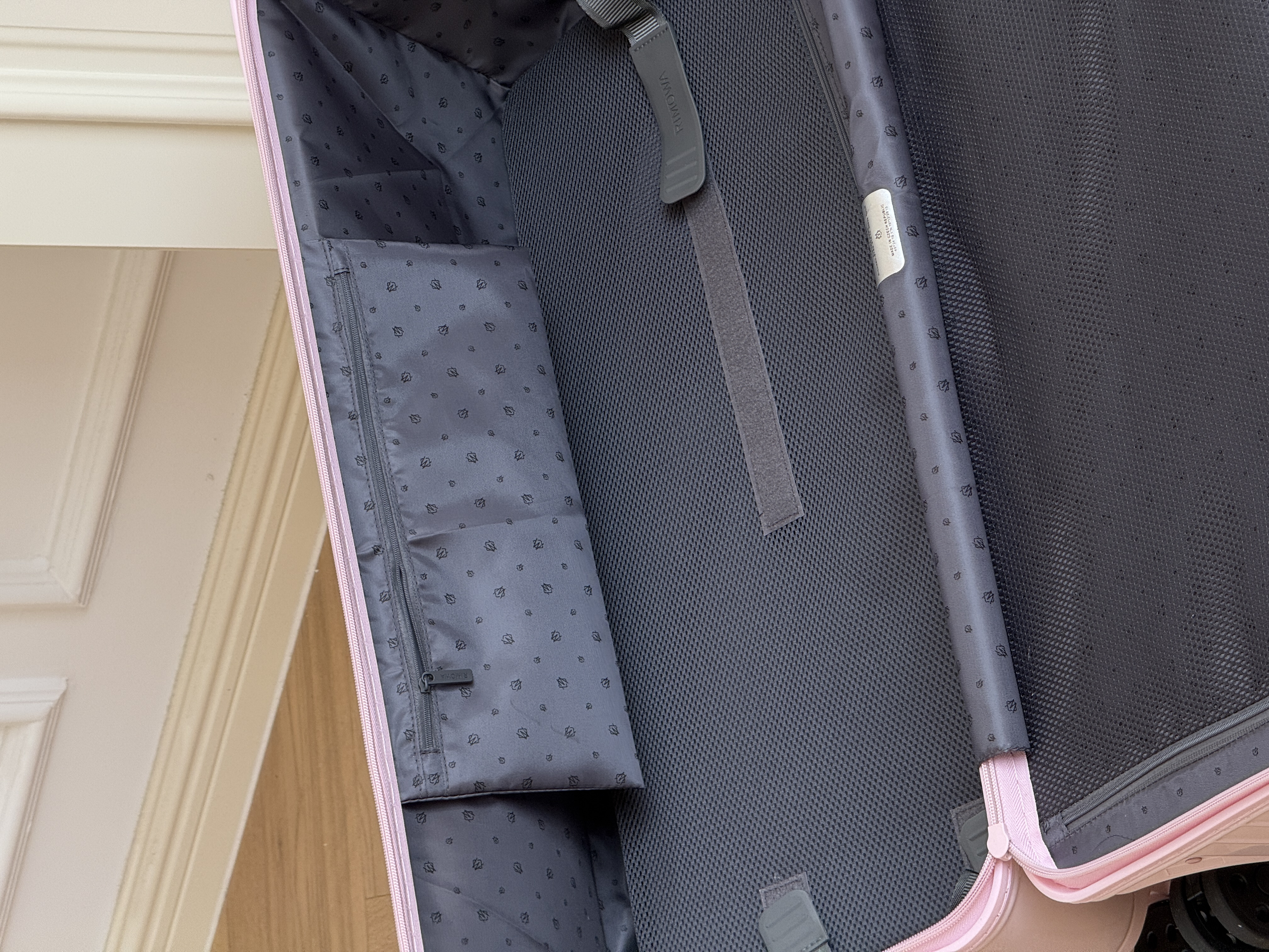 RIMOWA Essential Trunk Plus Glossy Ballerina Pink Suitcase