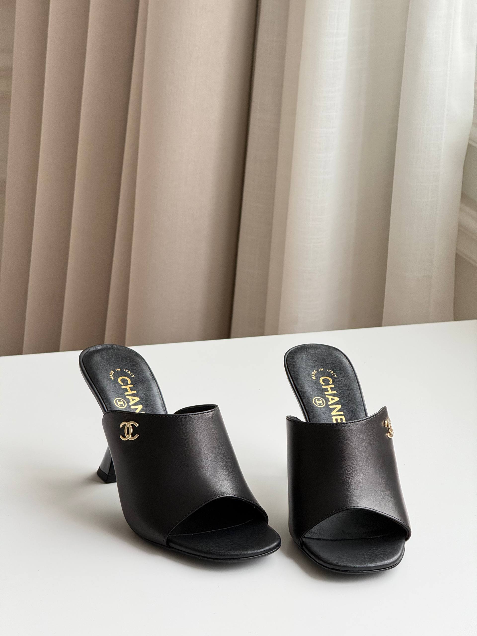 Chanel Smooth Leather CC Logo Flared Heel Open-Toe Mule Sandals